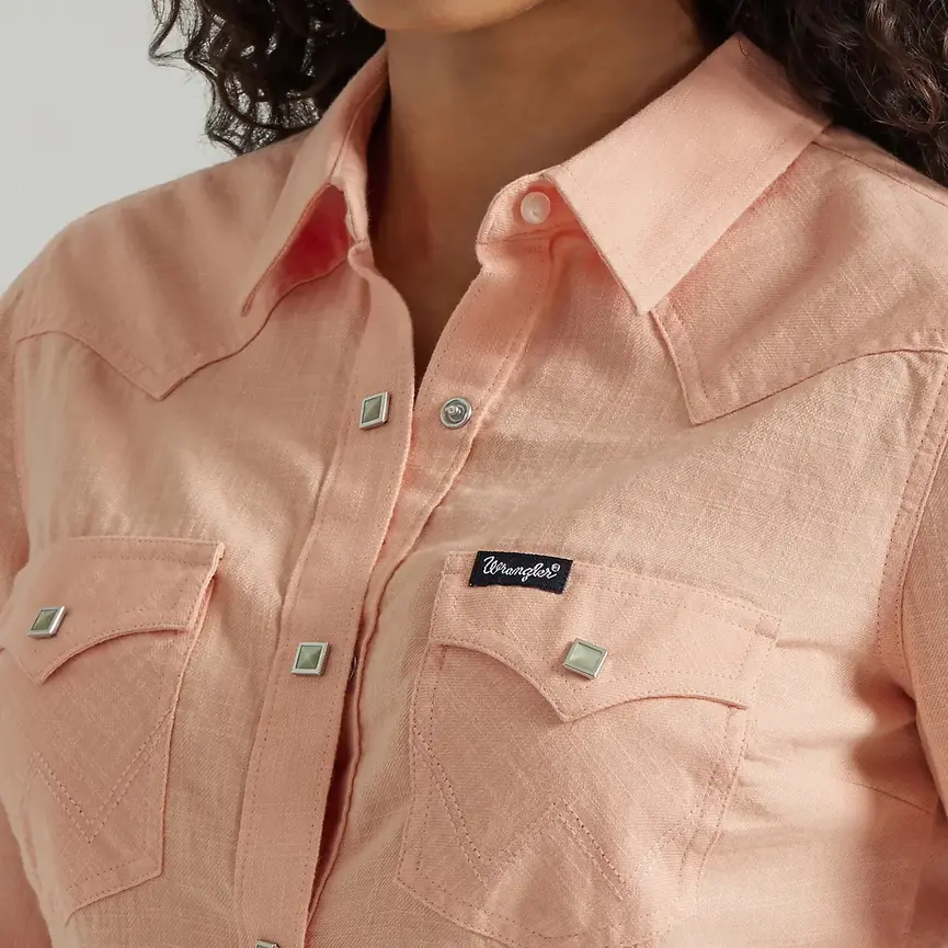 WOMEN'S RETRO® LONG SLEEVE SOLID WESTERN SNAP SHIRT IN PEACH
