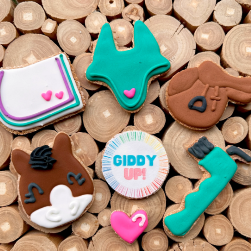 THE BLISSFUL EQUESTRIAN ICING COOKIES