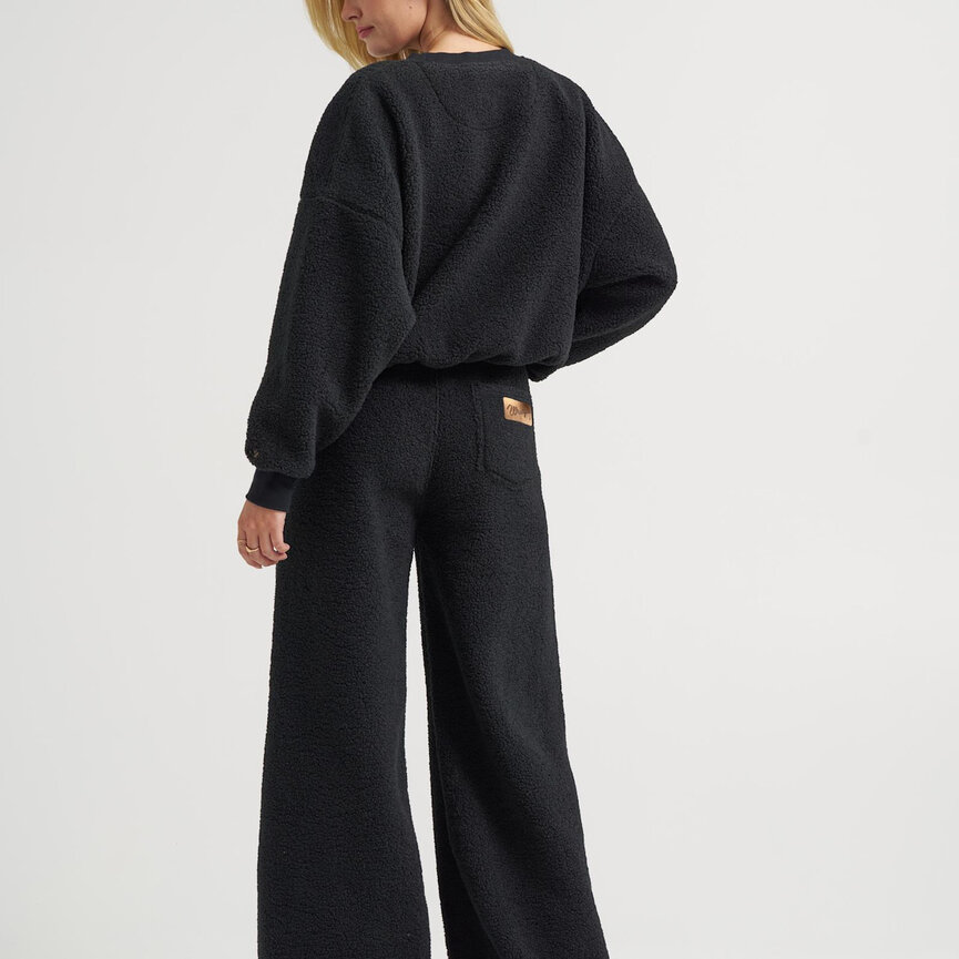 Wrangler X Lainey Wilson Sherpa Sweatpant - Black