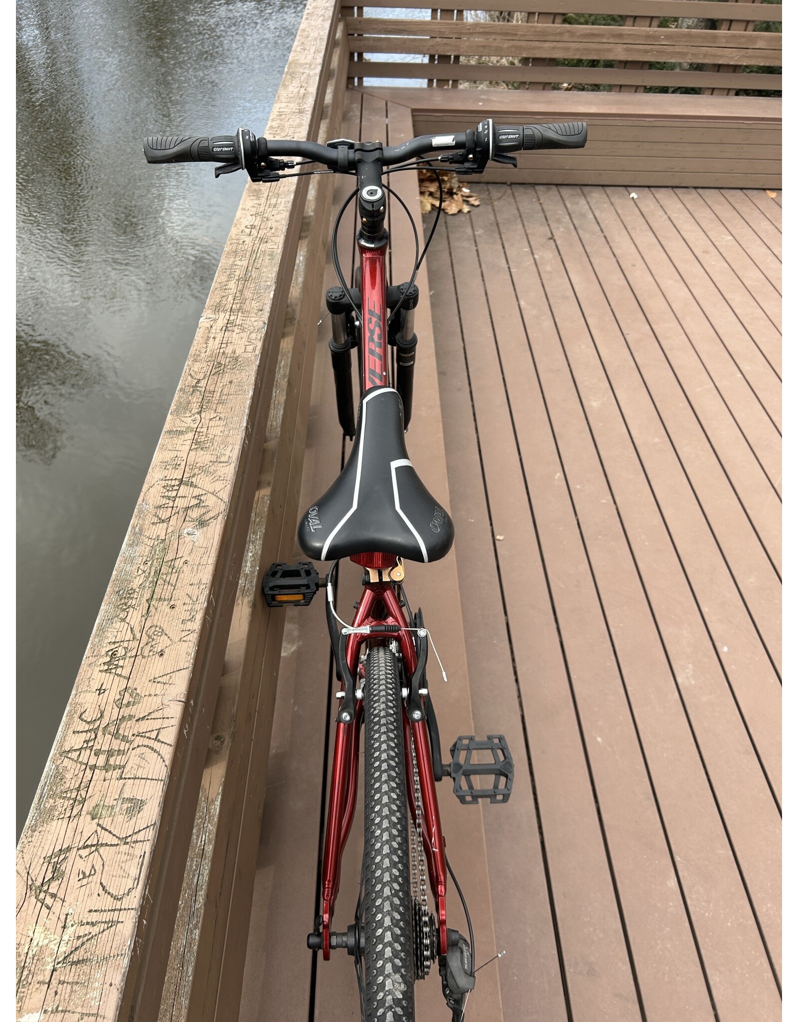 Fuji Traverse, 16in/S, Red