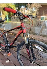 Giant Revel, Red/Black, 18 in, Medium