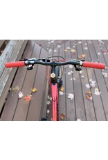 Giant Revel, Red/Black, 18 in, Medium