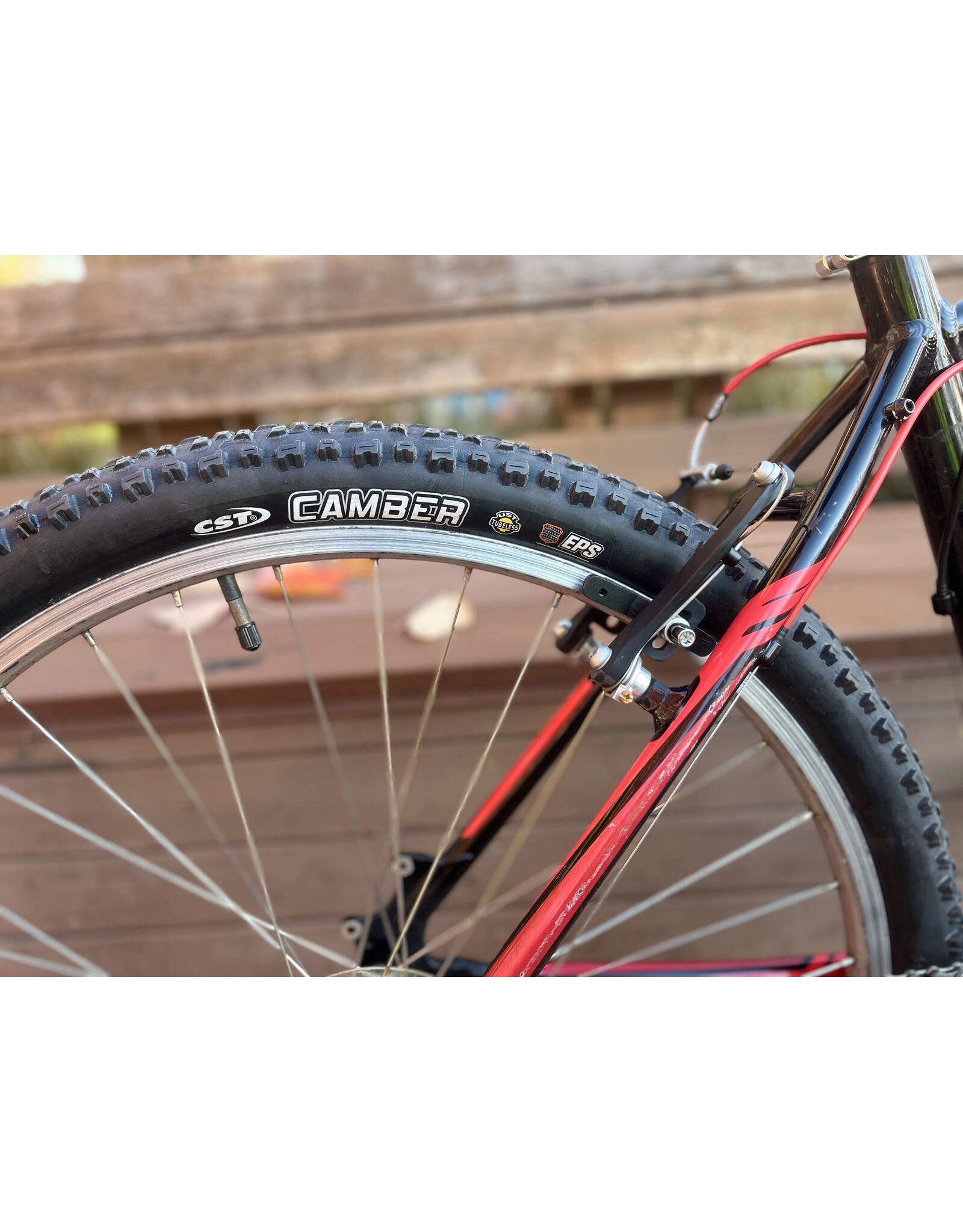 Giant Revel, Red/Black, 18 in, Medium