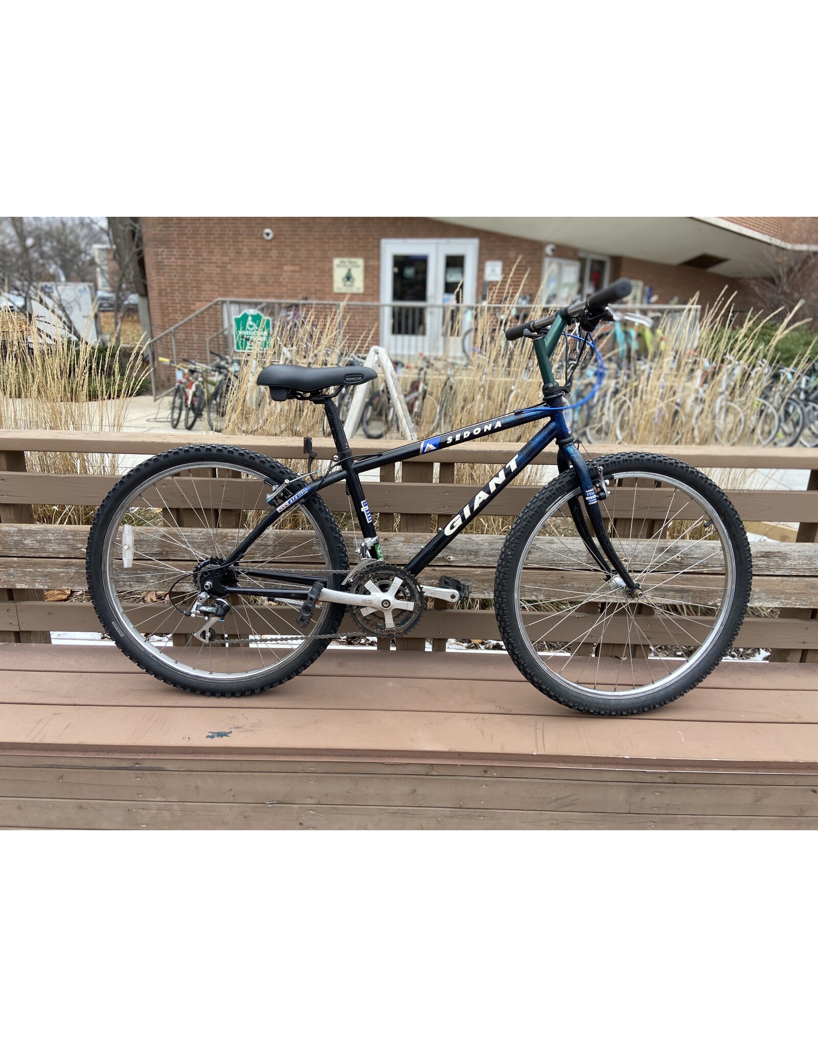 Giant Sedona Dx Bike Giant Cypress 6061 Fluidform Giant Cypress DX