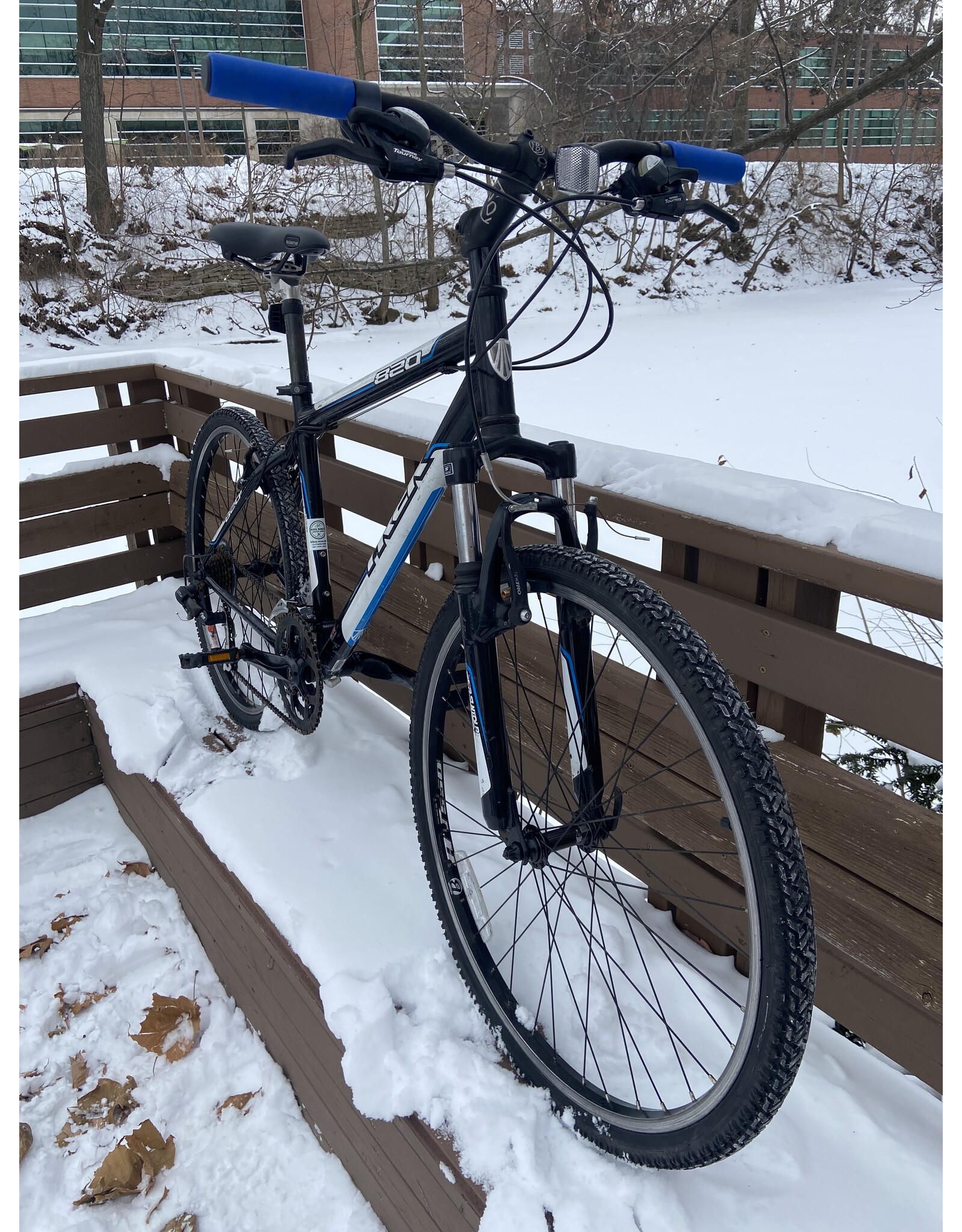 Trek, 820 ST, Black/White/Blue, 17in/M