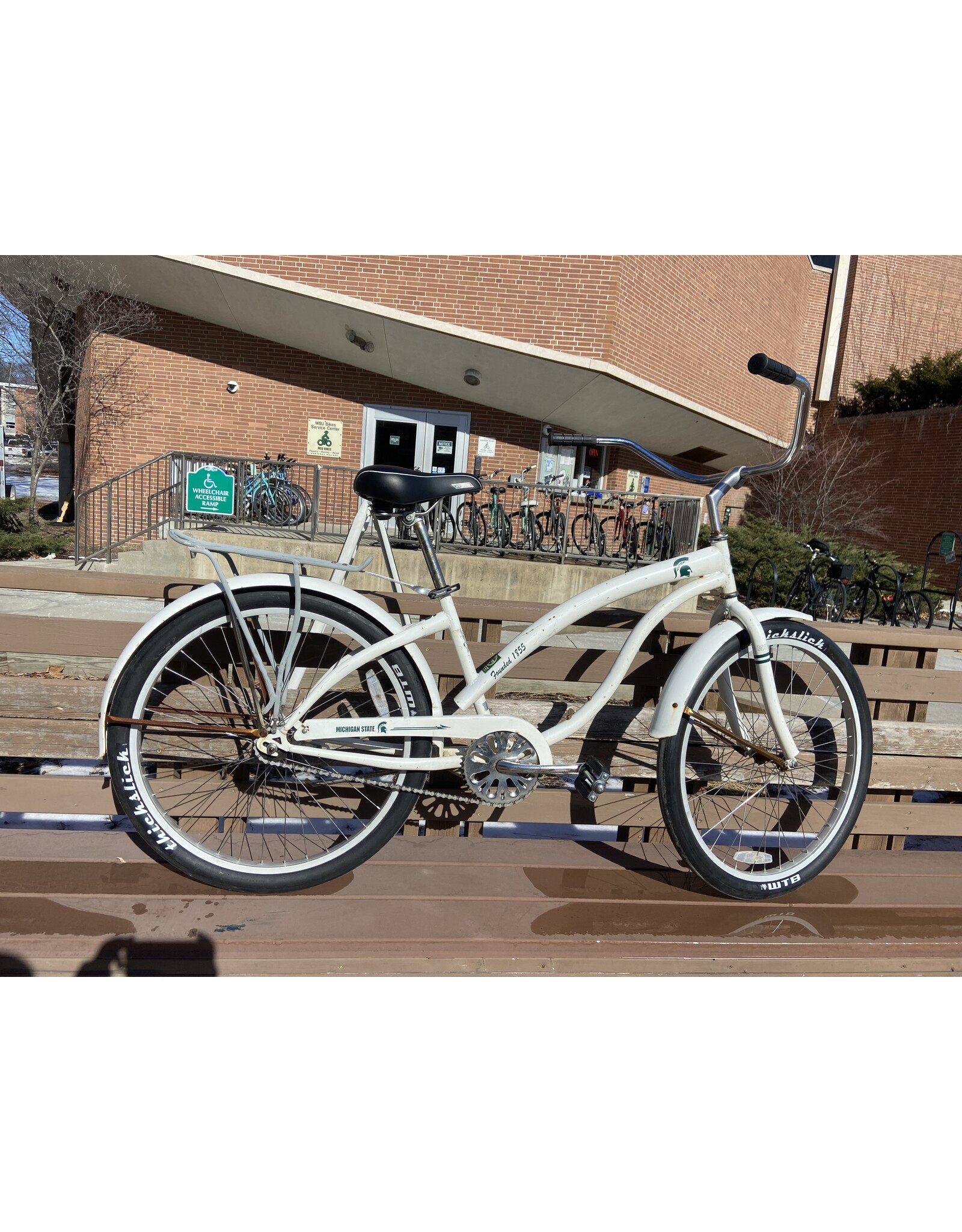 MSU Cruiser, 16 in/M, White