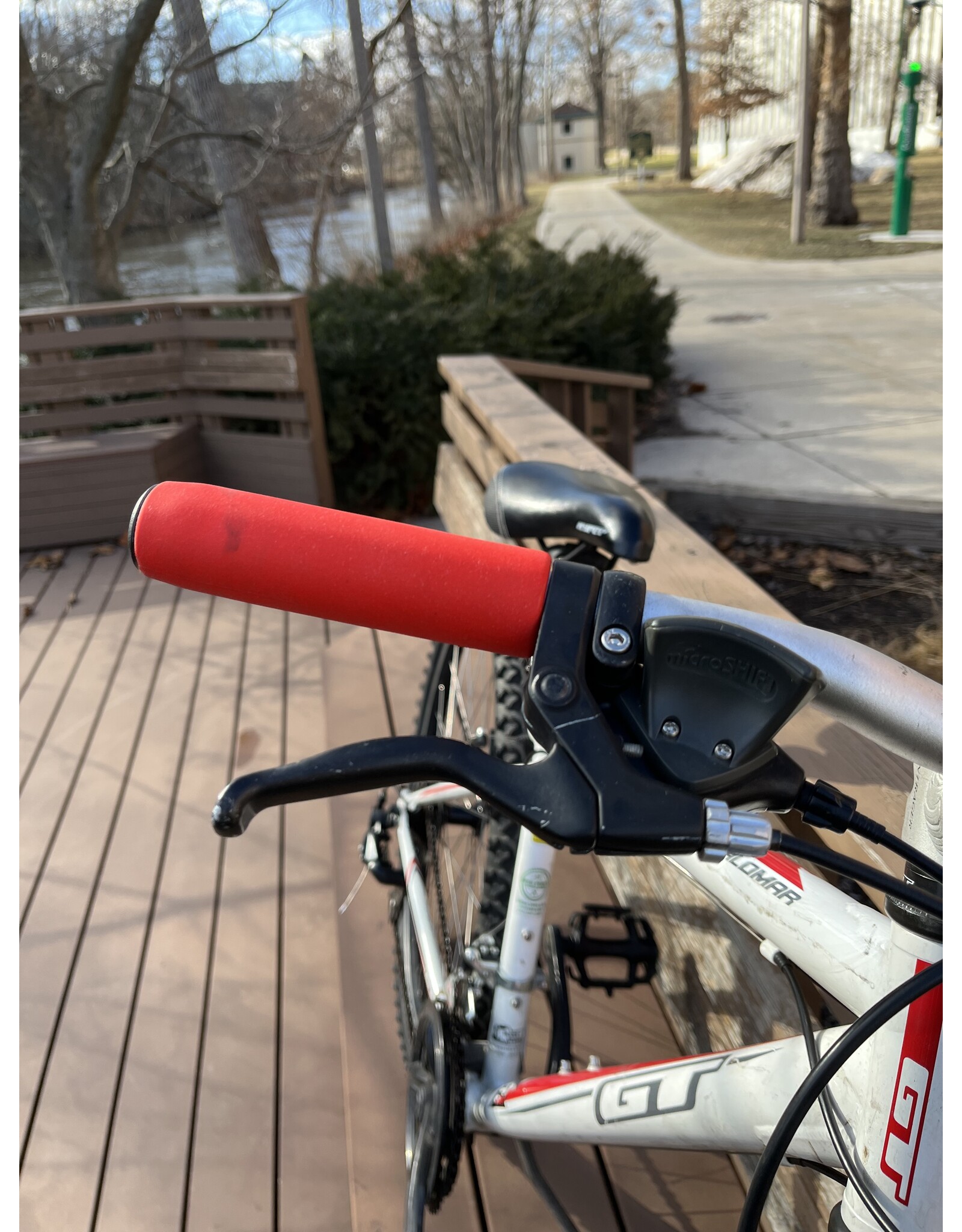 GT Palomar, White/Red, 15in/S