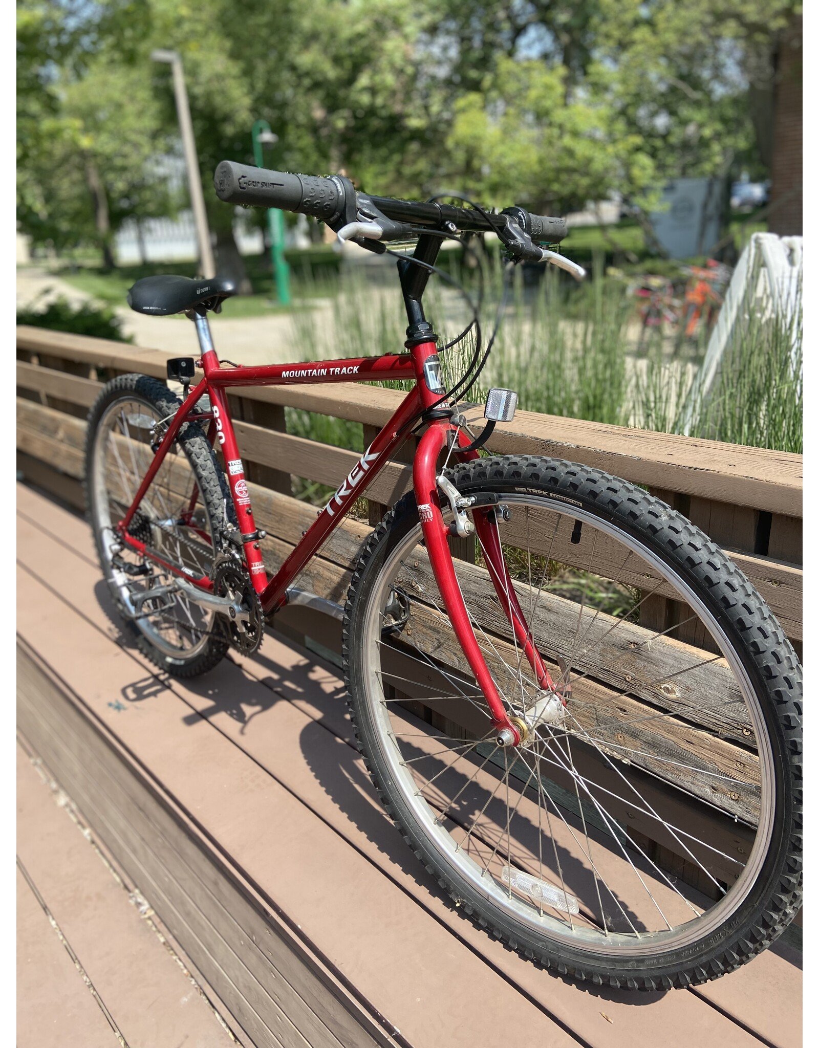 Trek, Mt Track 830, 18 in/L, Red