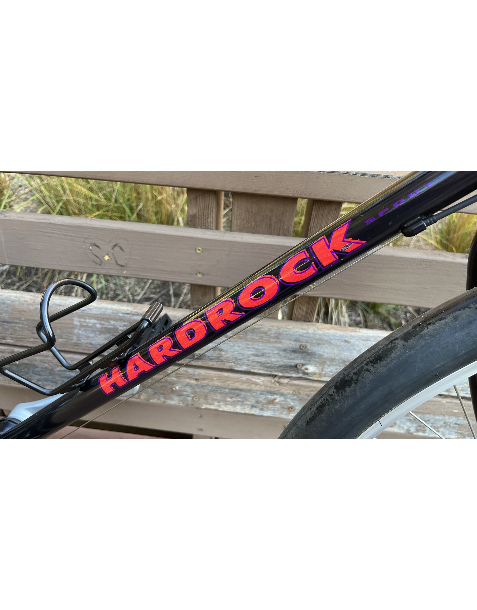Specialized, Hardrock, Gravel, 22in/L, Black w/ red accents