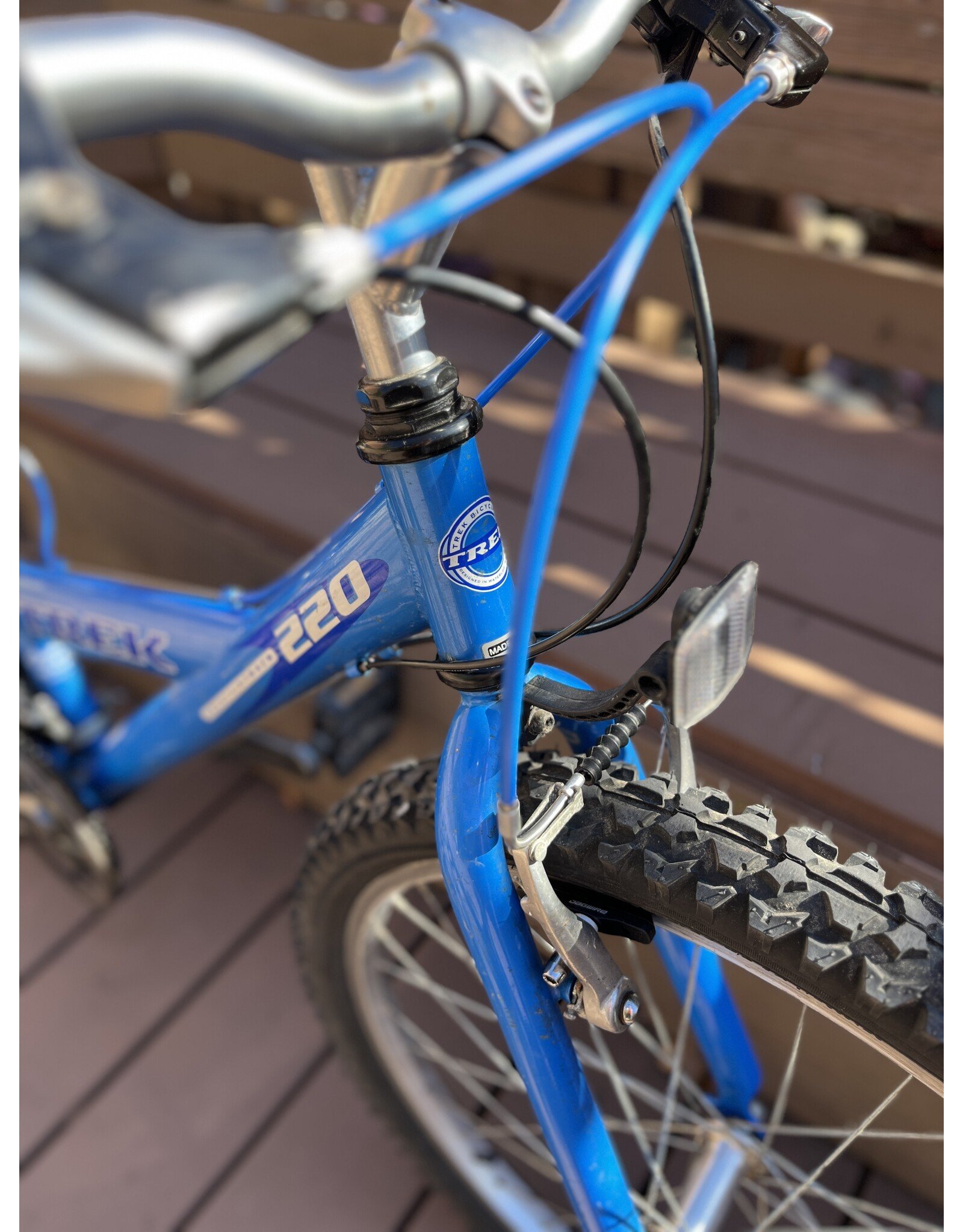 Trek 220, 24 in wheels, blue, Sm