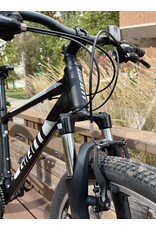 Giant ATX, Black/White, 18in/L