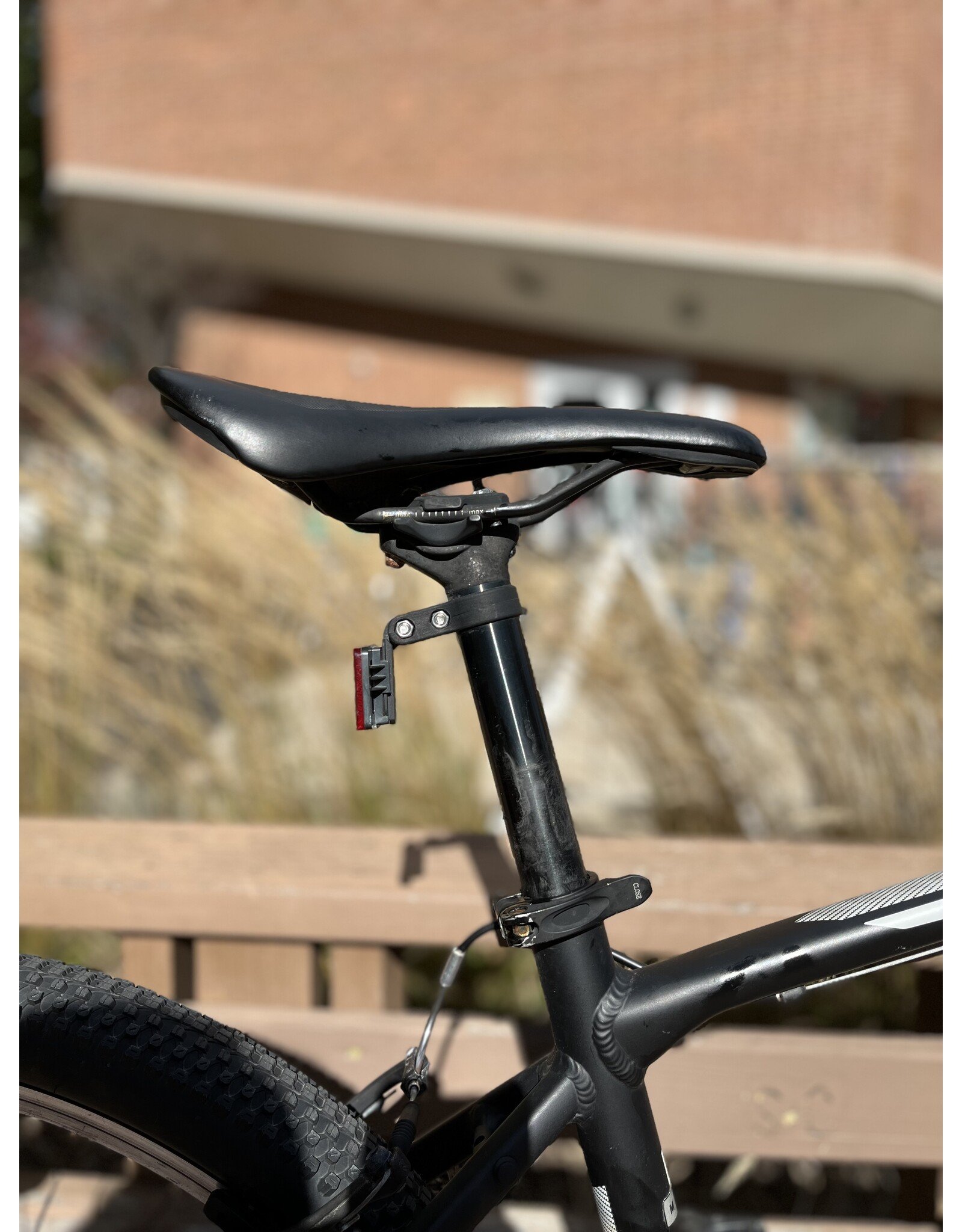 Giant ATX, Black/White, 18in/L