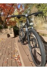 Giant, ATX, Black, 18in/M