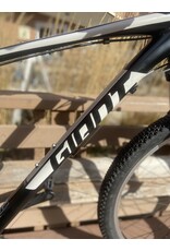 Giant, ATX, Black, 18in/M