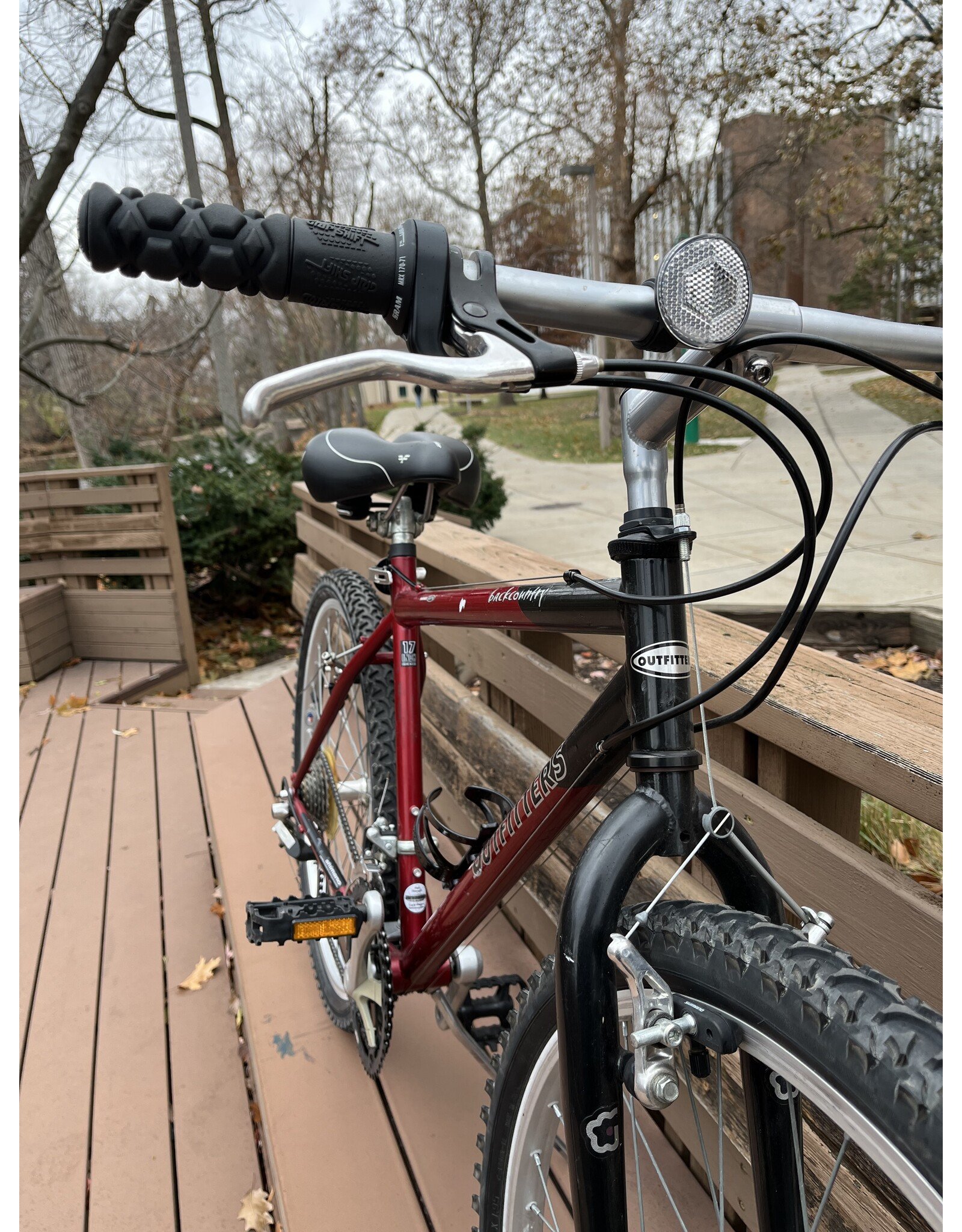 Outfitters Backcountry, Red, 17in/M