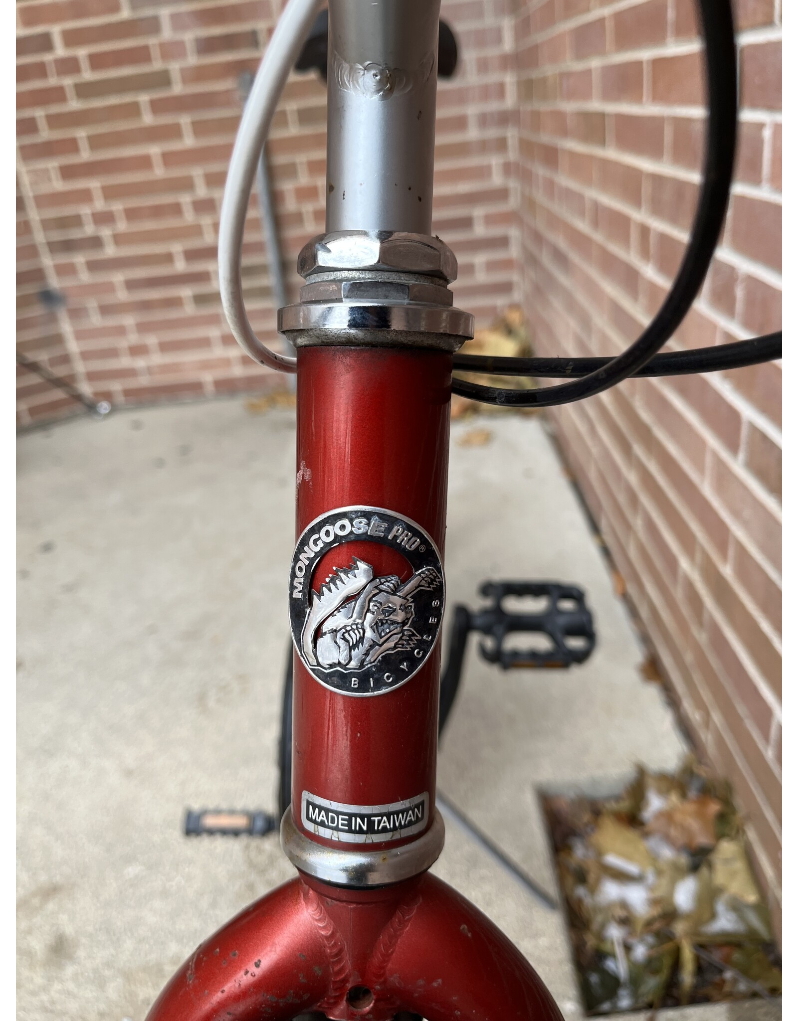 Mongoose Pro Rockadile, Red/Silver, 17.5in/M