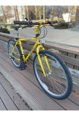 Giant, Iguana, 17.5/M, Yellow