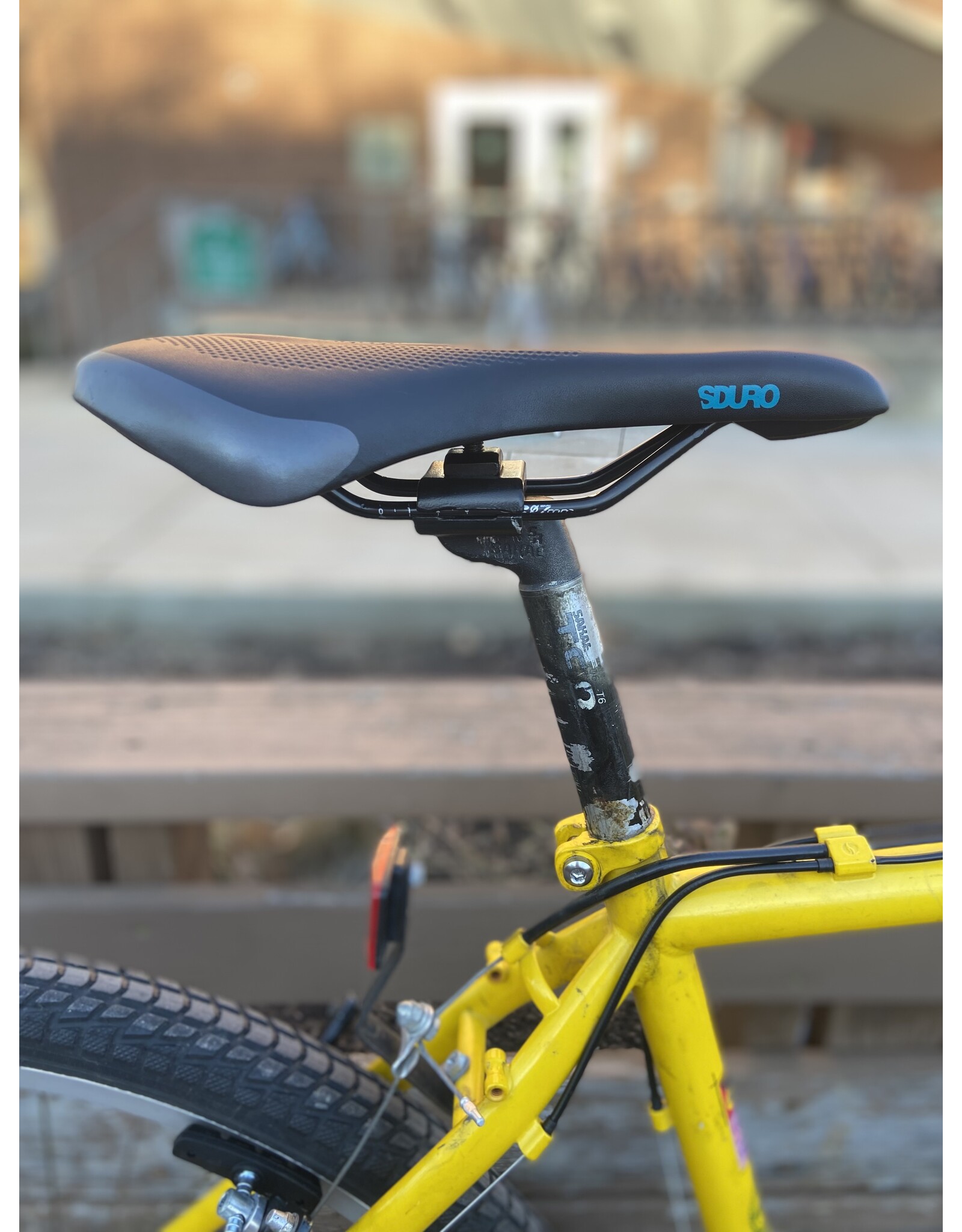 Giant, Iguana, 17.5/M, Yellow