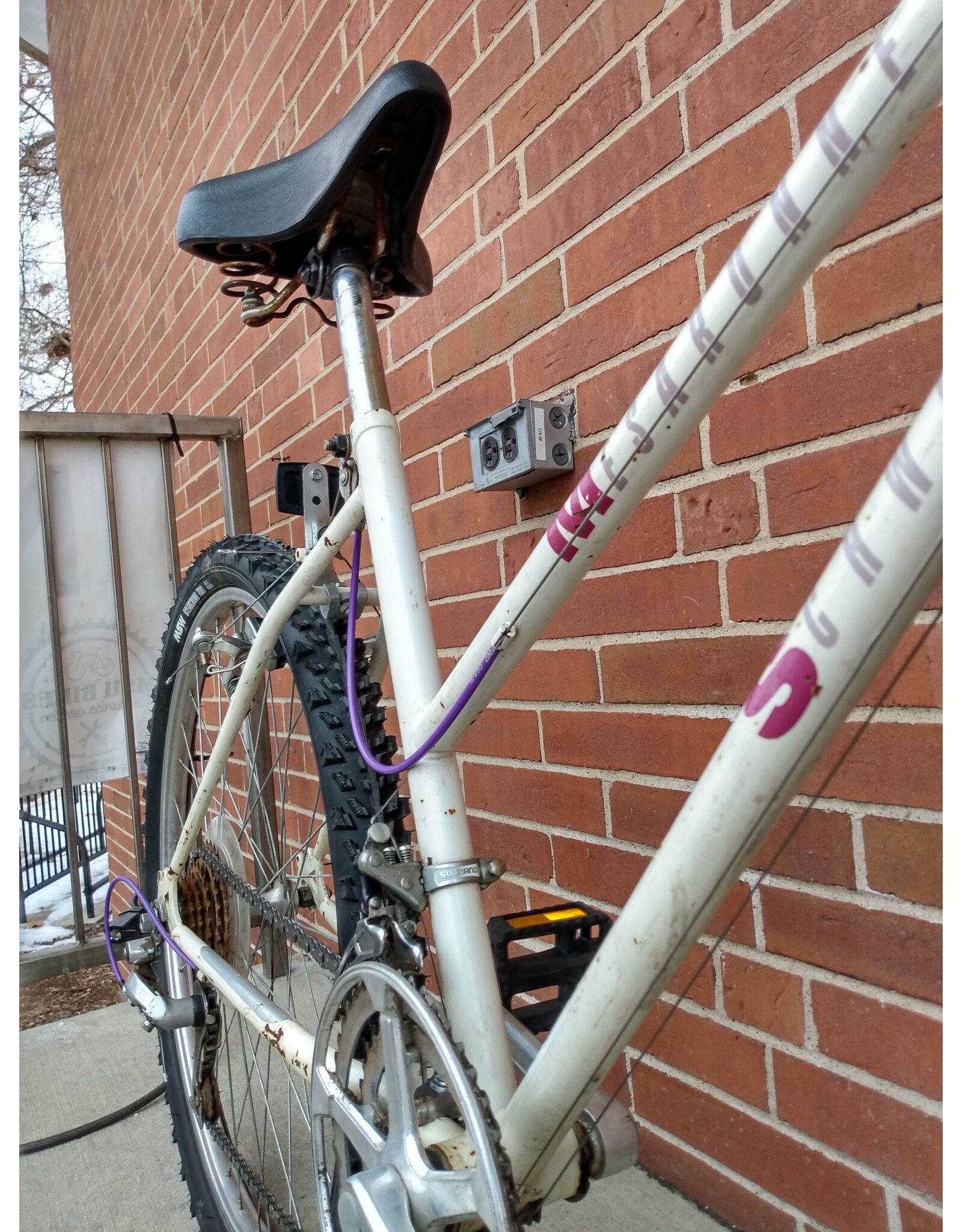 Schwinn, Mesarunner, White, 17in/M