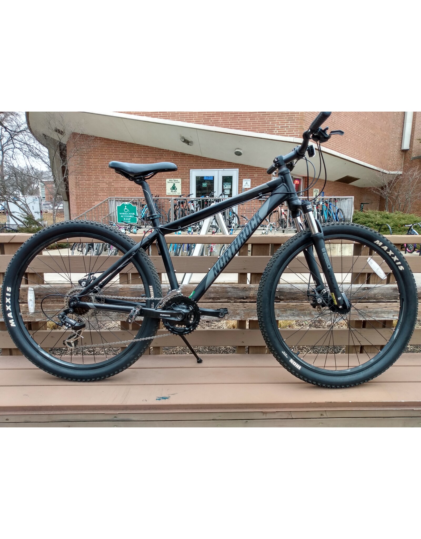 Northrock, XC27, 17in/S, Black