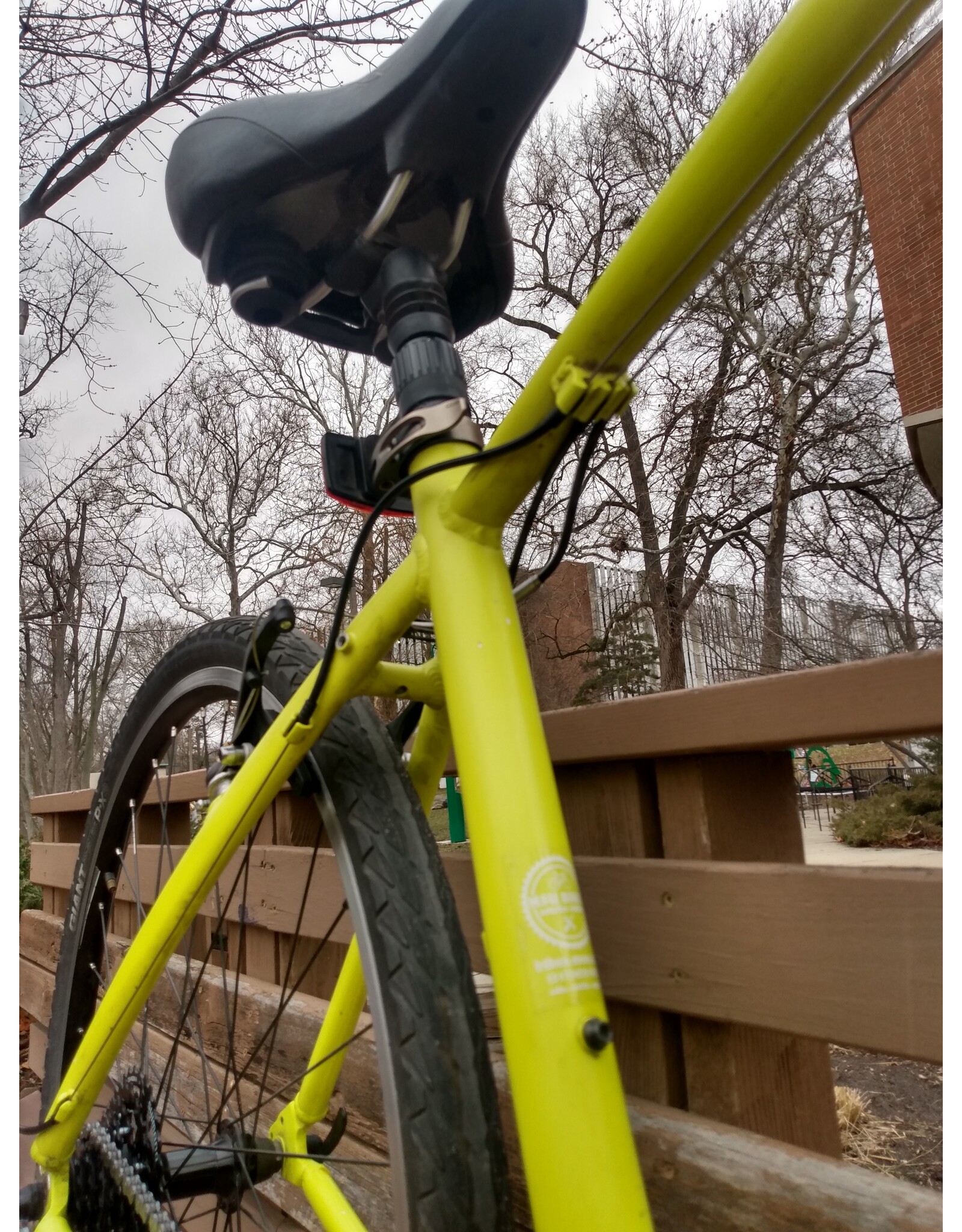 Giant, Cypress, 18in/M, Yellow