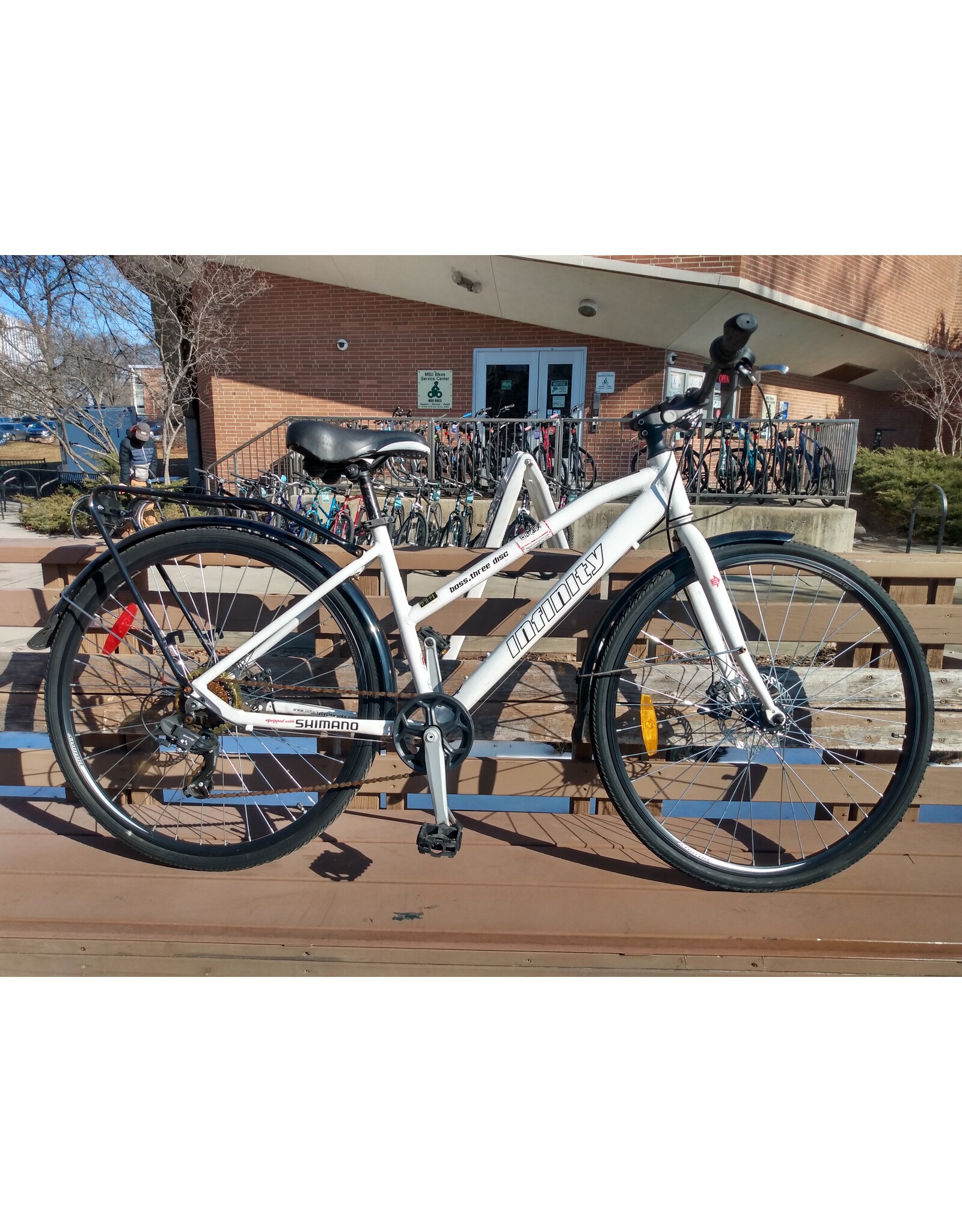 Infinity, Boss.3 Disc, 17in/M, White