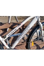 Infinity, Boss.3 Disc, 17in/M, White