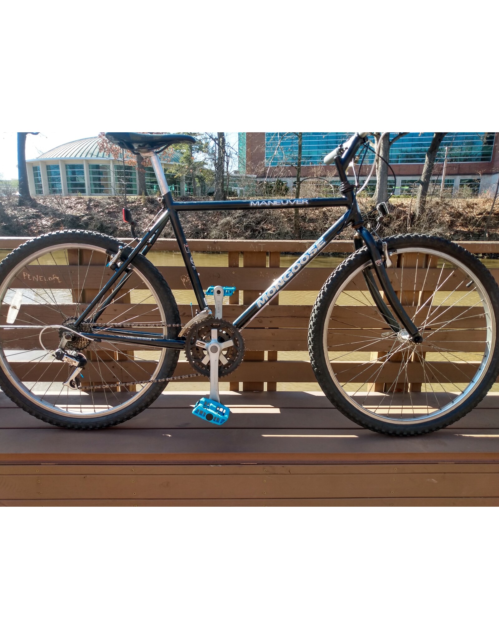 Mongoose, Maneuver, 19in/M, Black