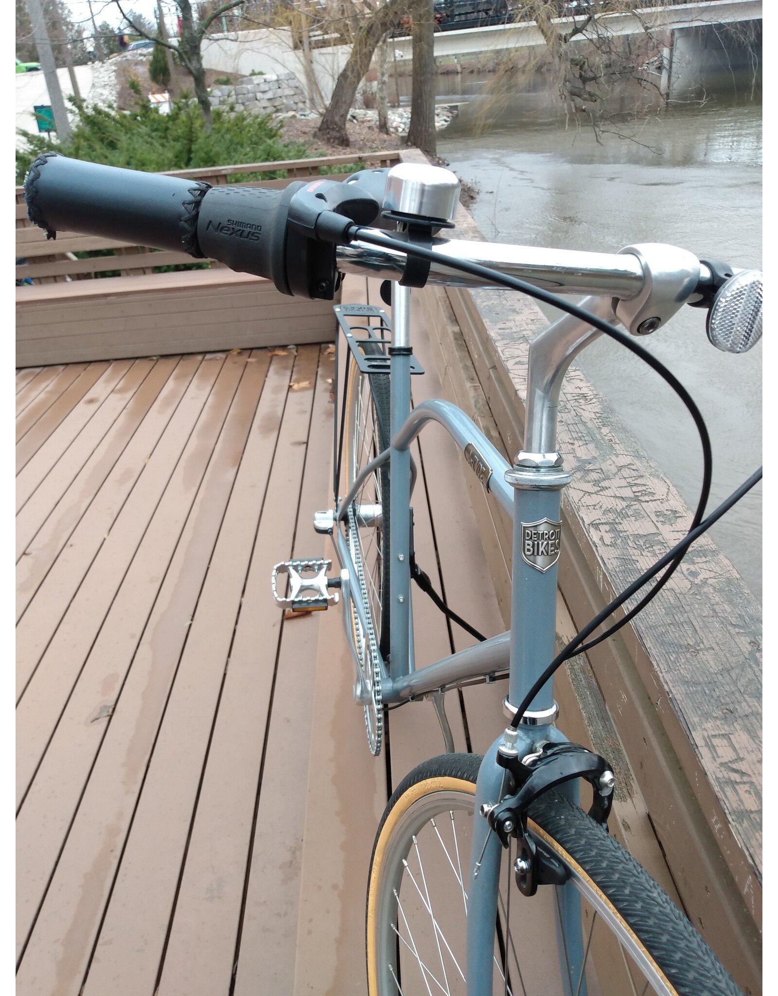 Detroit, A-Type, L, Sparkly Silver