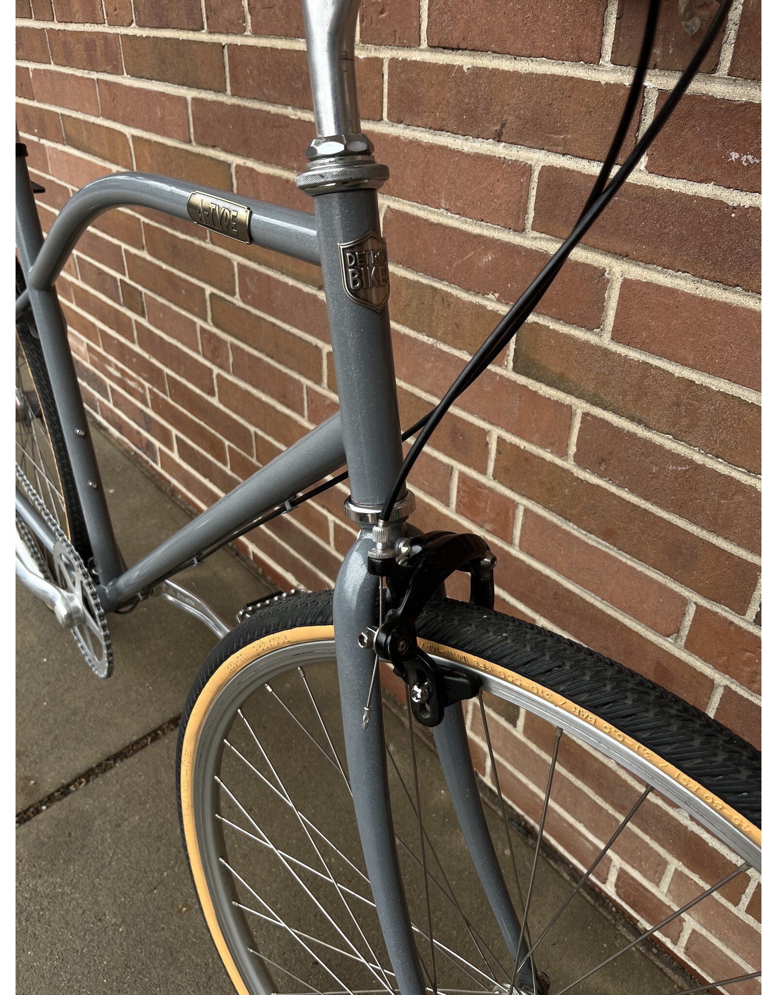 Detroit, A-Type, L, Sparkly Silver