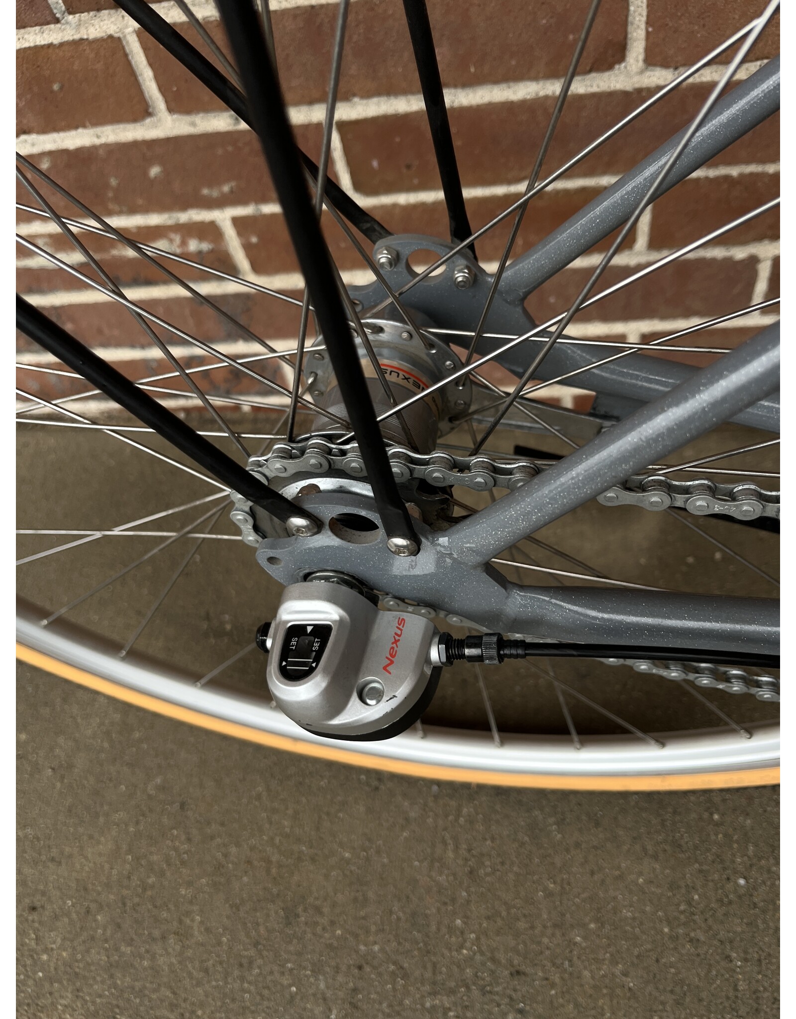 Detroit, A-Type, L, Sparkly Silver