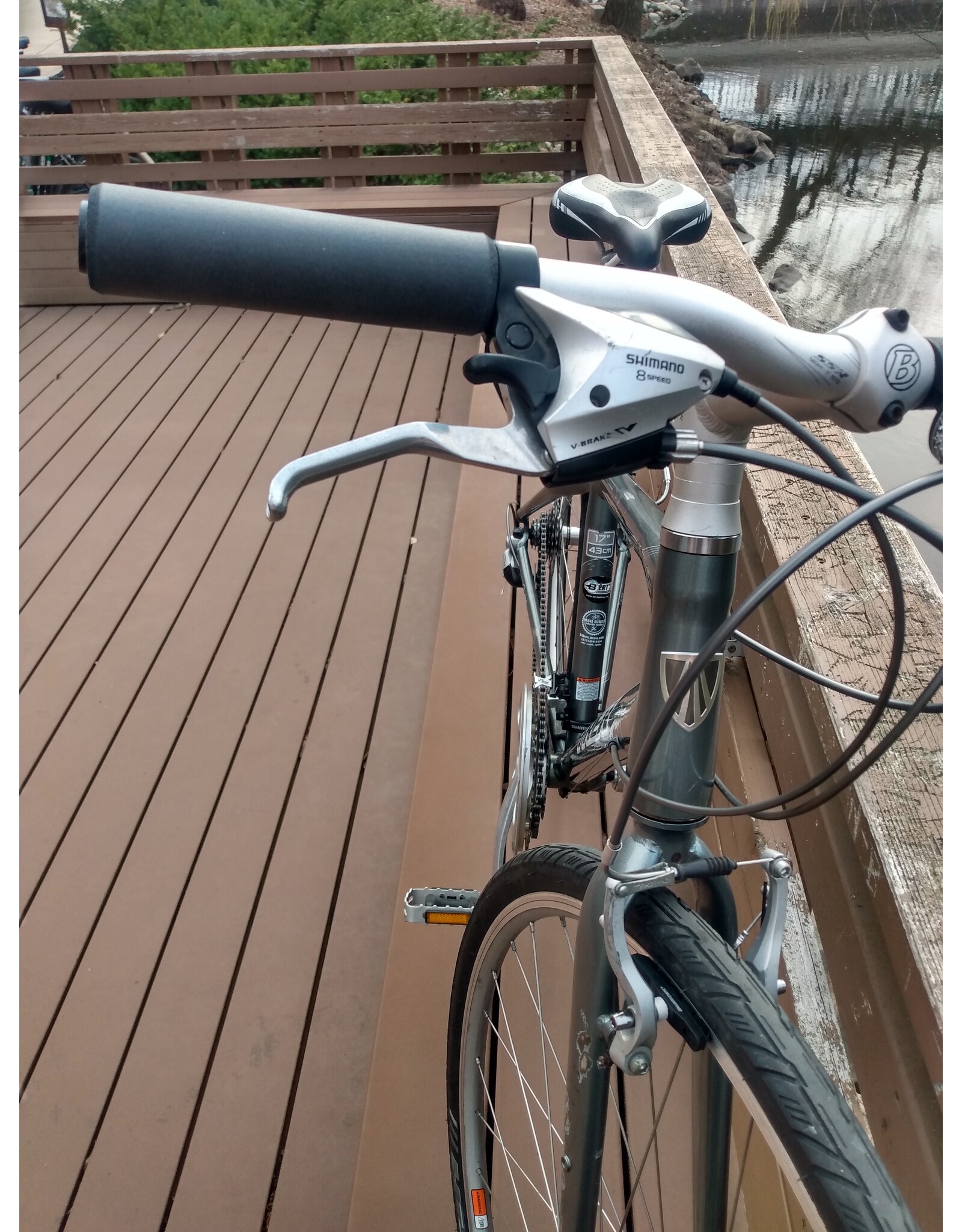 Trek, 7.2FX, 17in/M, Silver