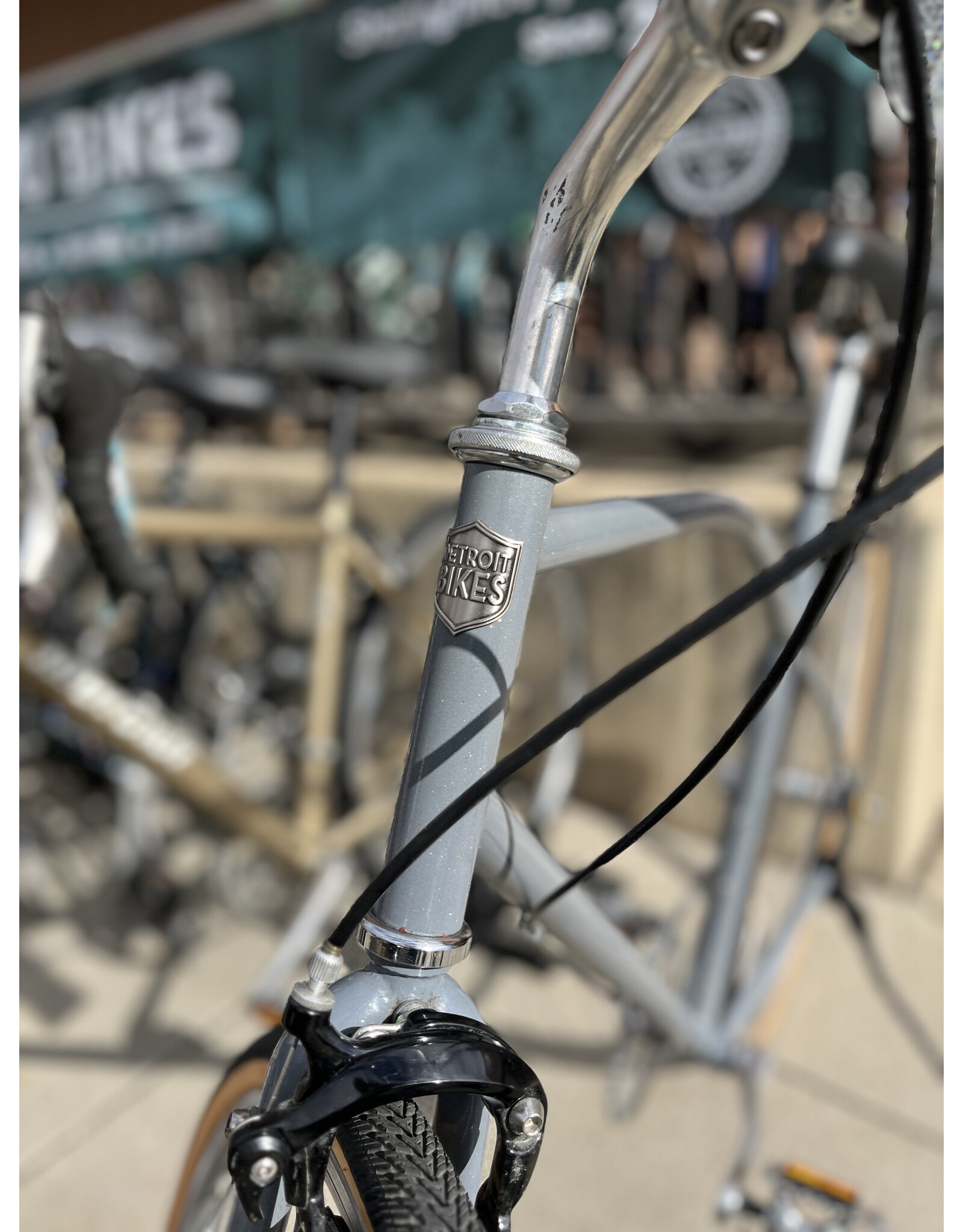 Detroit, A-Type, L, Sparkly Silver