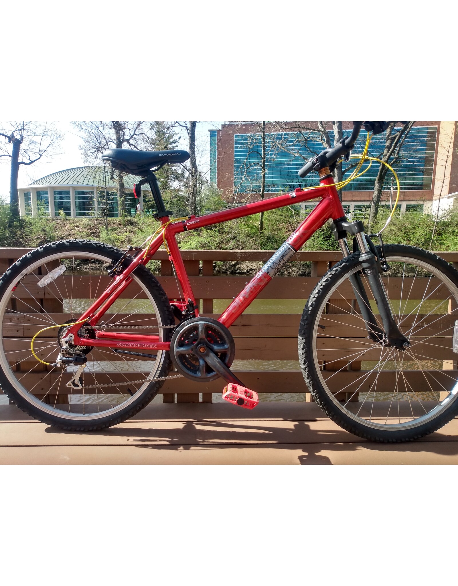 Diamondback, Sorento, 18in/M, Red