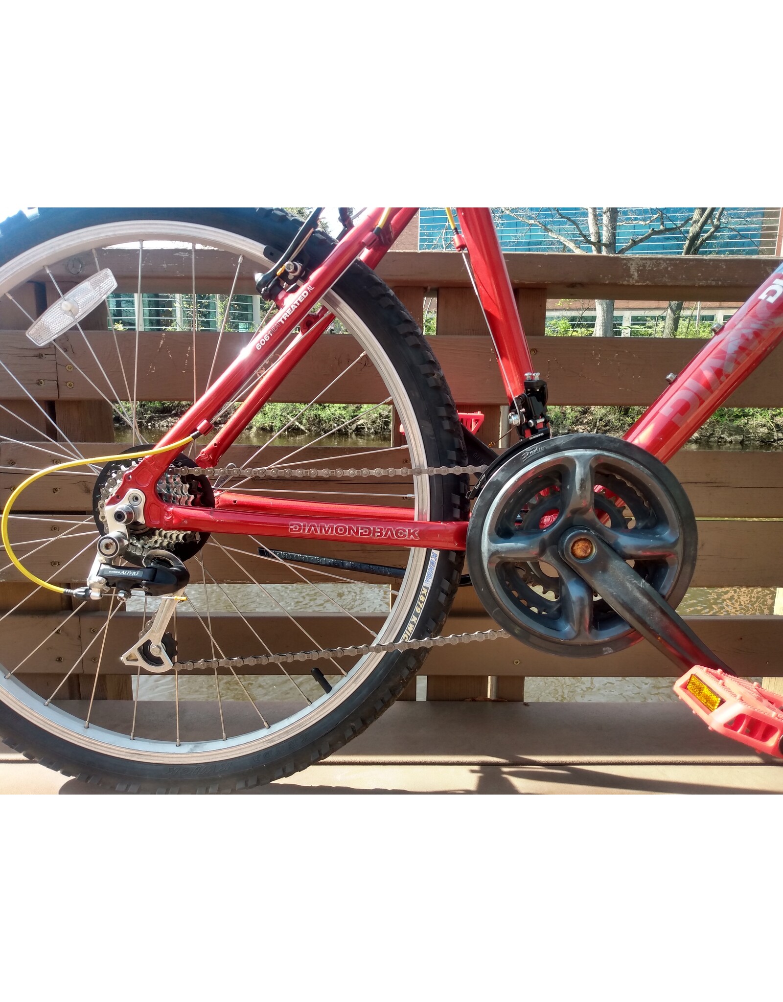 Diamondback, Sorento, 18in/M, Red