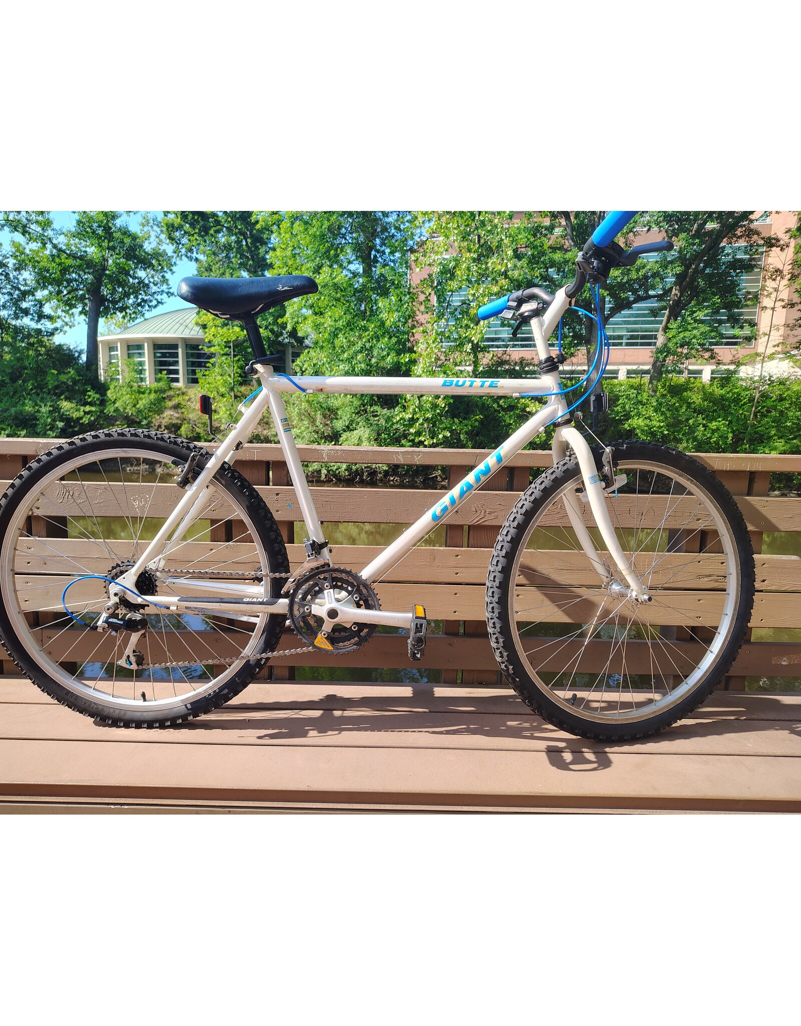 Giant, Butte, 20in/L, White