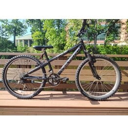Trek, MT220, 24in/Kids, Black