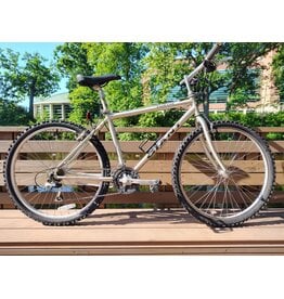 Giant, Yukon, 17in/M, Silver