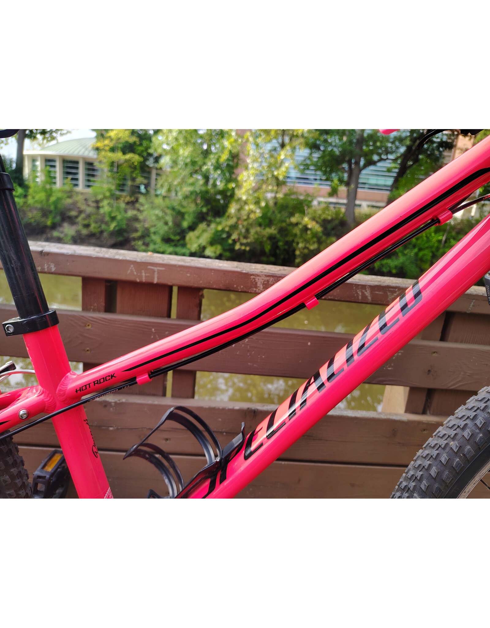 Specialized, Hot Rock, 24"/Kids, Highlighter Pink