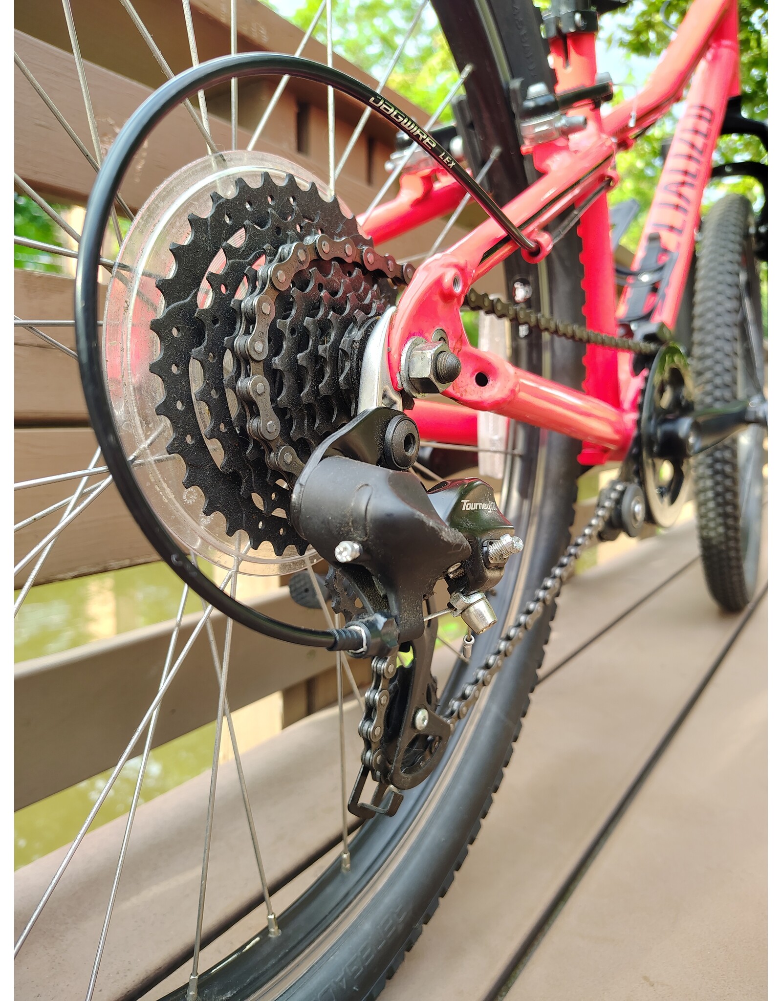 Specialized, Hot Rock, 24"/Kids, Highlighter Pink