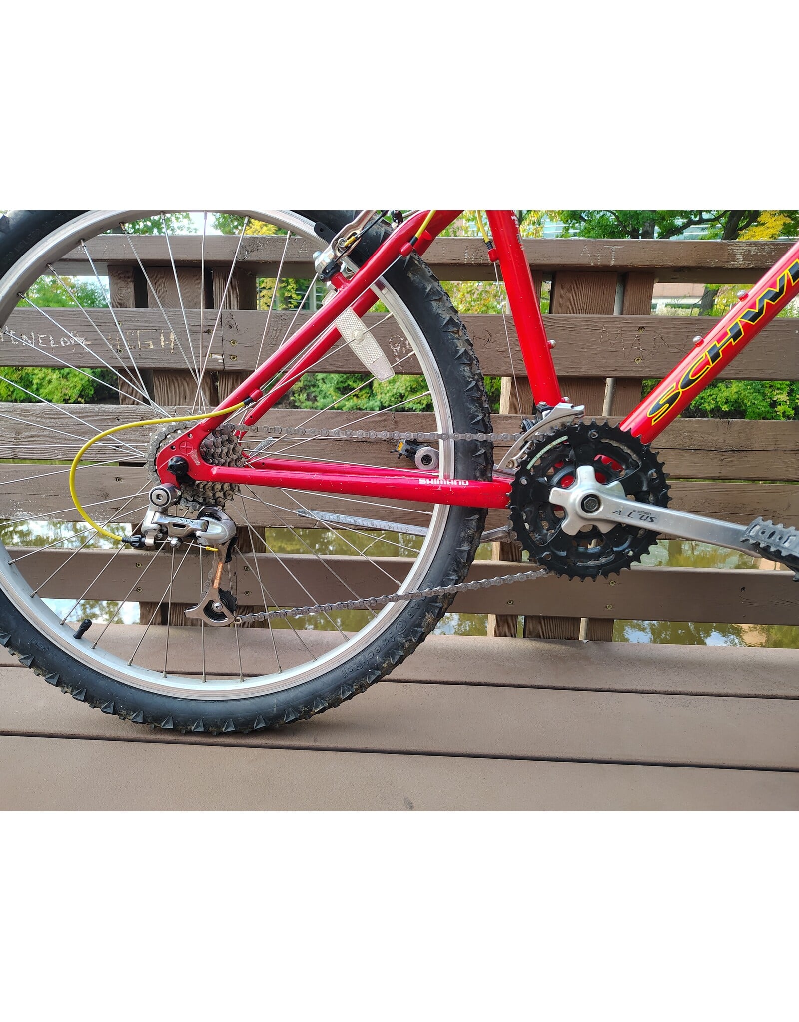 Schwinn, Mesa. M, Red/Yellow