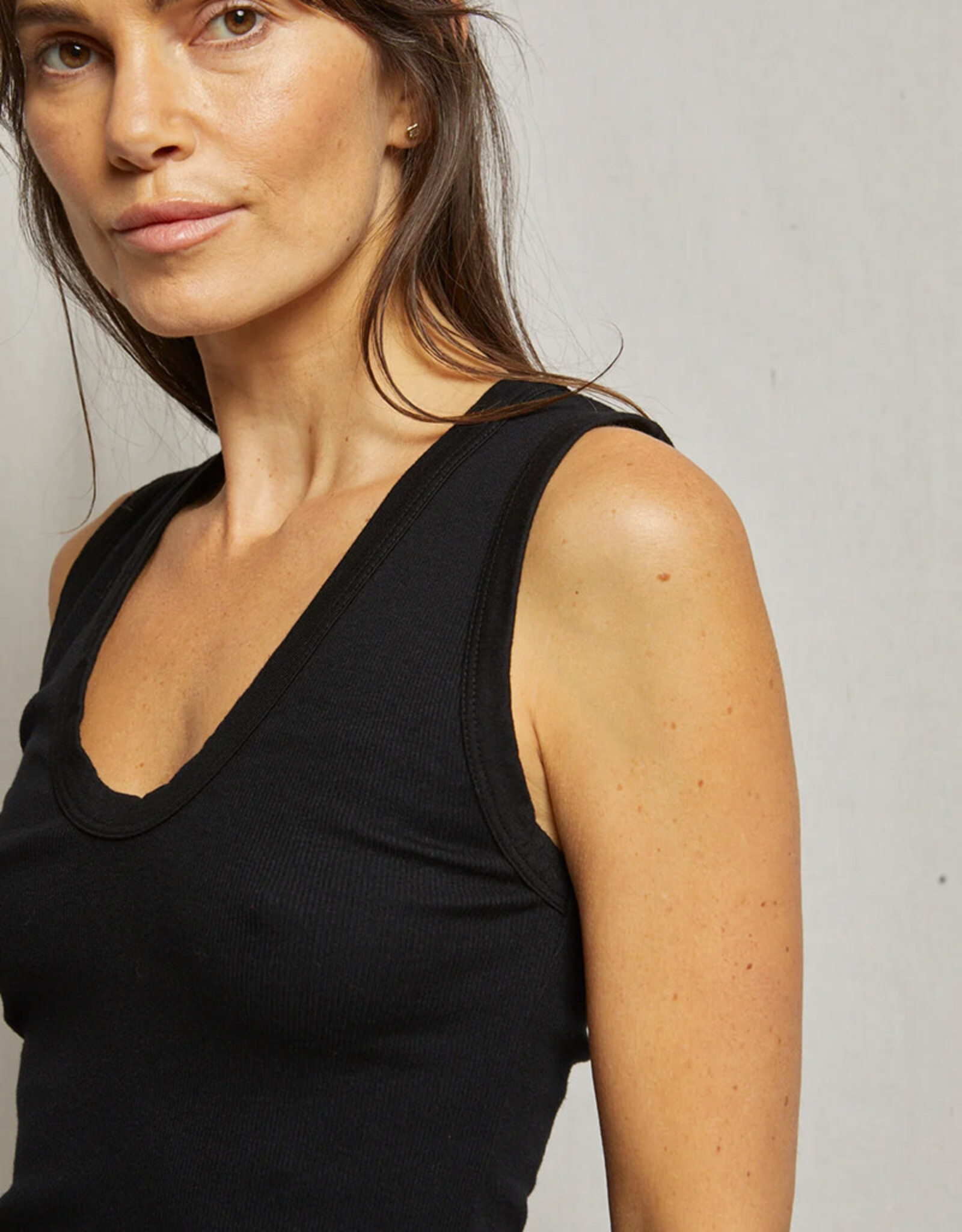 PERFECT WHITE TEE JORDAN LUXE RIB U-NECK TANK