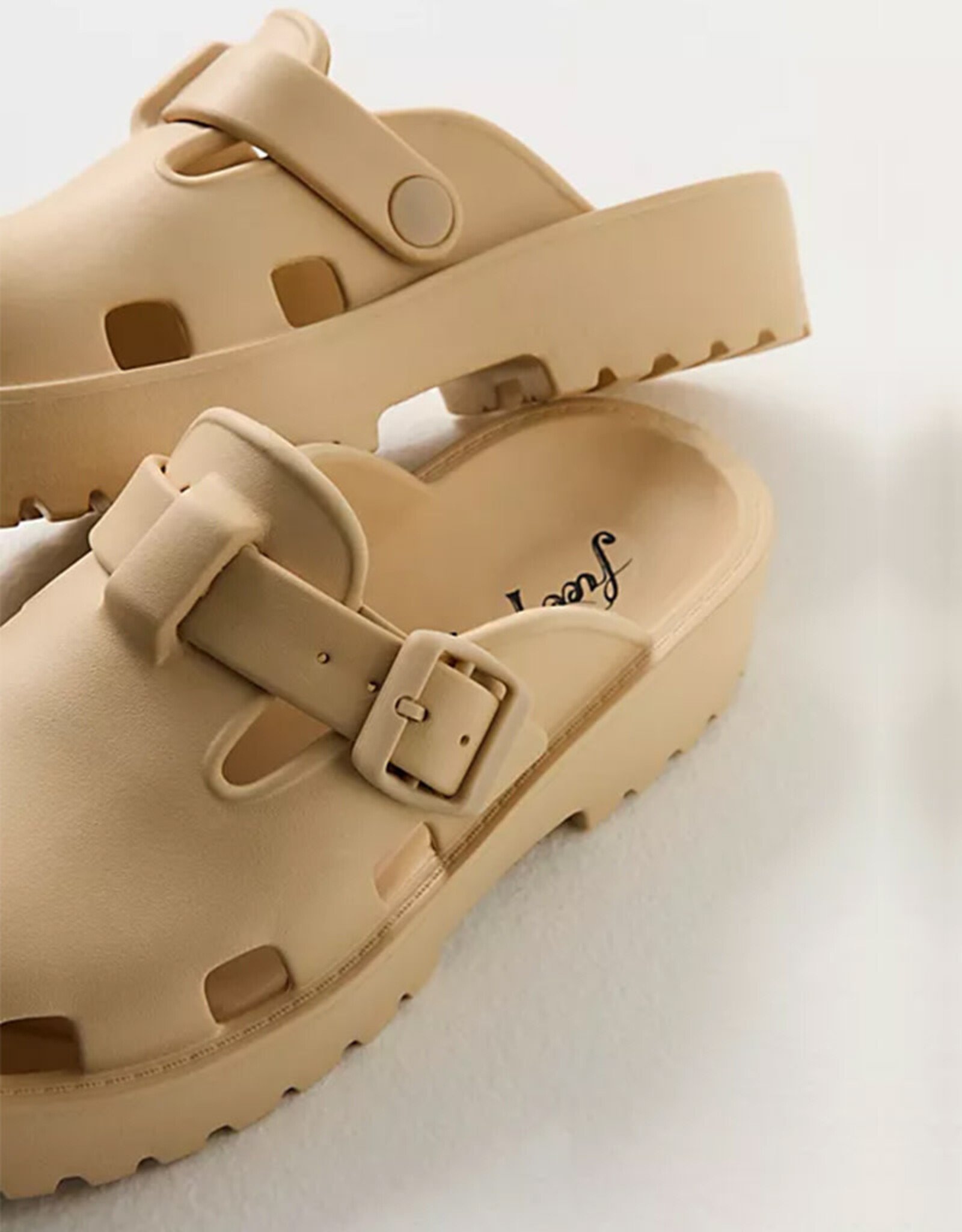 FP MOVEMENT KARLIE BUCKLE CLOG