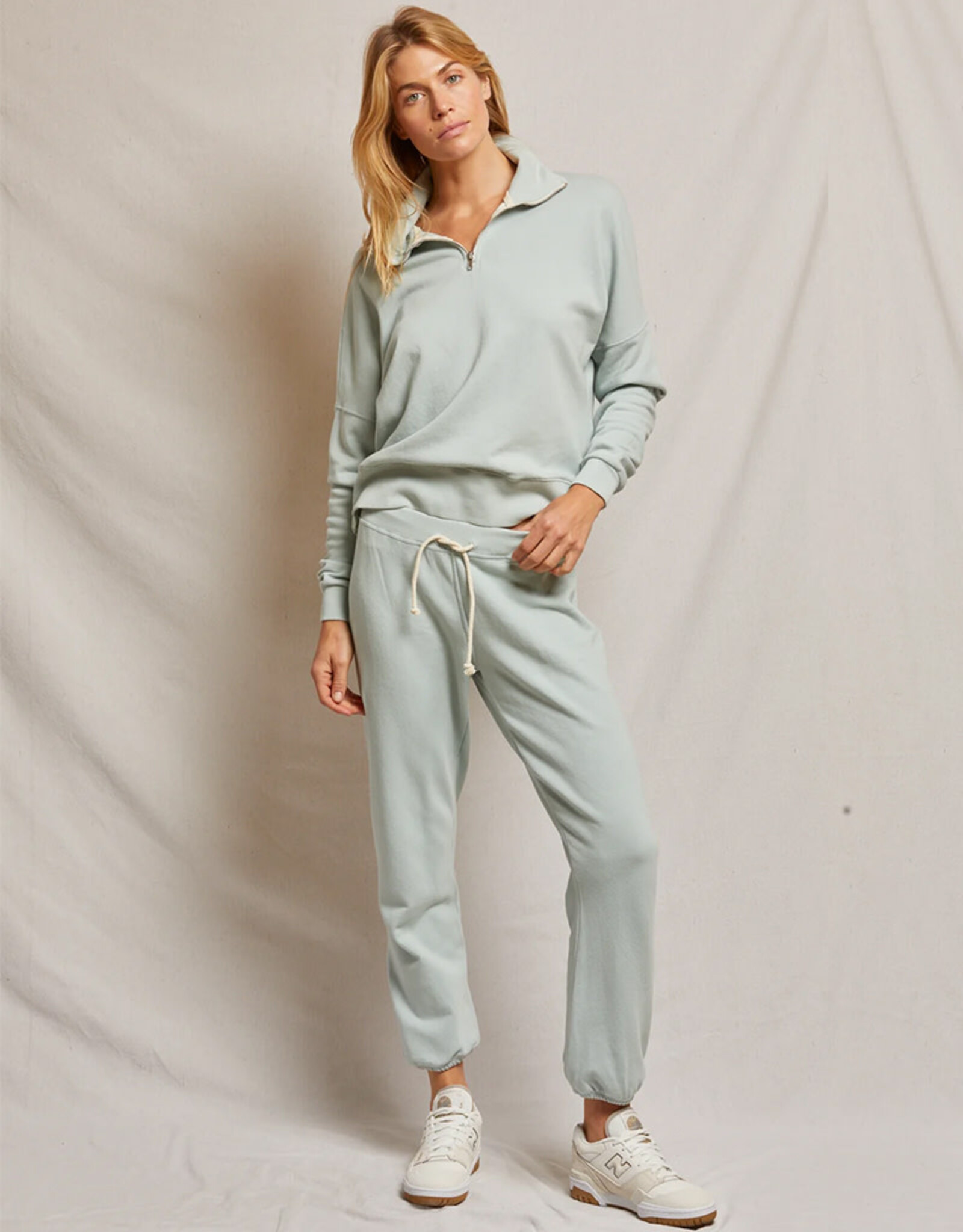 PERFECT WHITE TEE TONI FRENCH TERRY JOGGER
