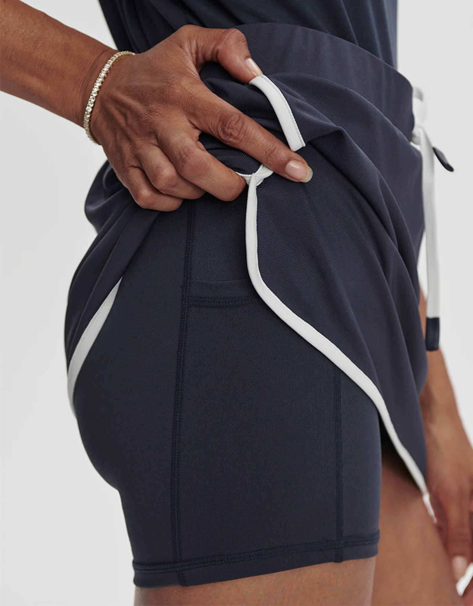 VARLEY ARCHER MID RISE SKORT 13.5"