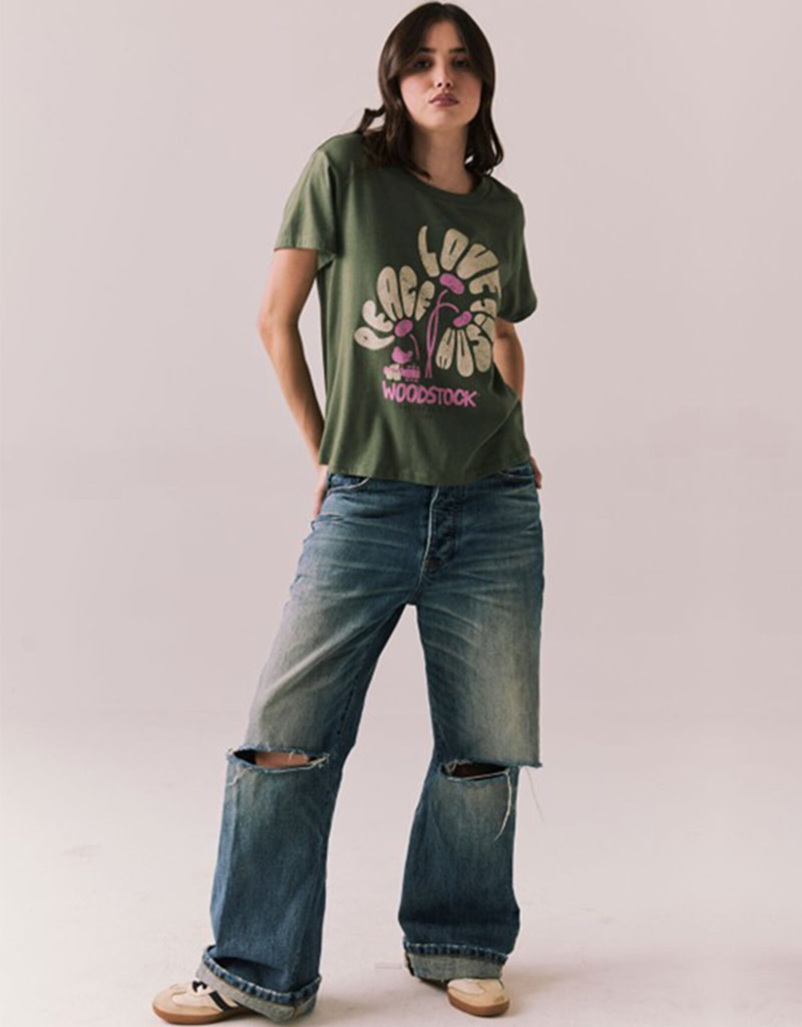 CHASER WOODSTOCK FESTIVAL FLOWER TEE