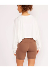CREAM YOGA ALEXA OVERSIZED SLEEVE CROP TOP