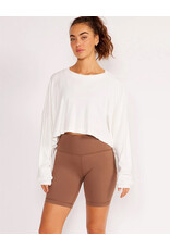 CREAM YOGA ALEXA OVERSIZED SLEEVE CROP TOP