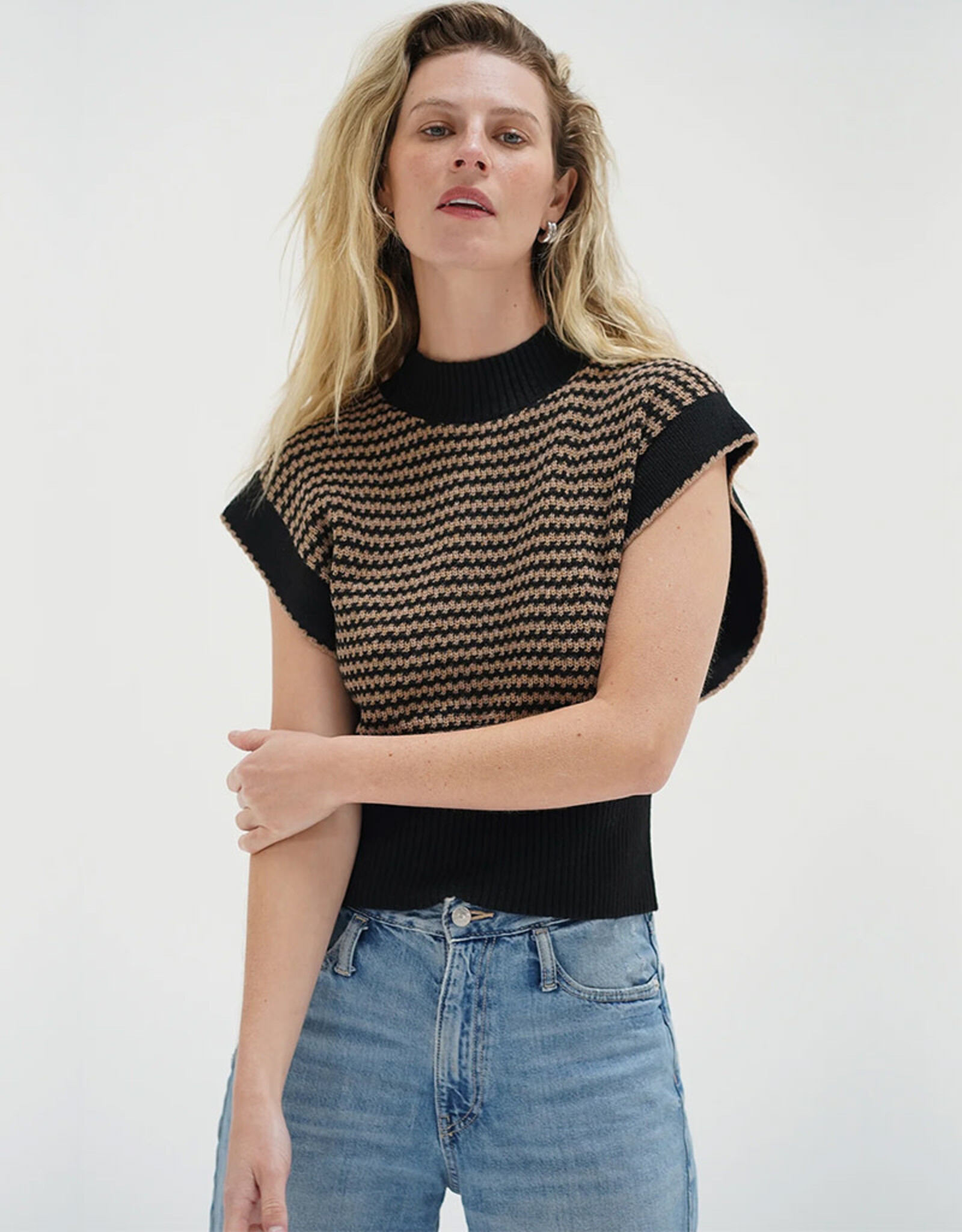 LNA ELLISA SLEEVELESS SWEATER