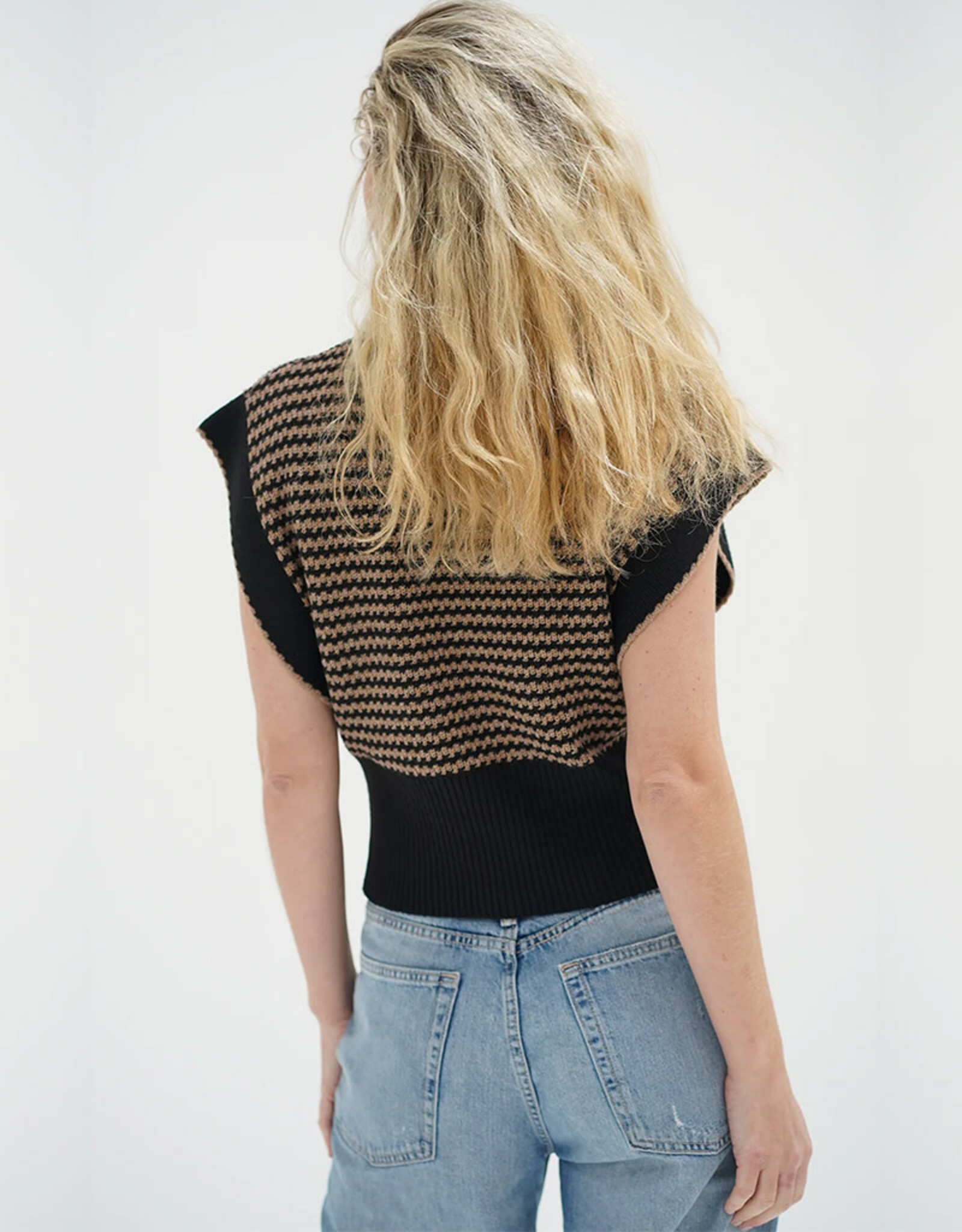 LNA ELLISA SLEEVELESS SWEATER